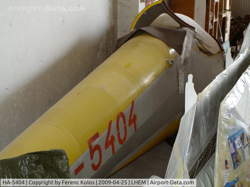 HA-5404, 1966 Rubik R-26S Góbé C/N E-1273, Esztergom