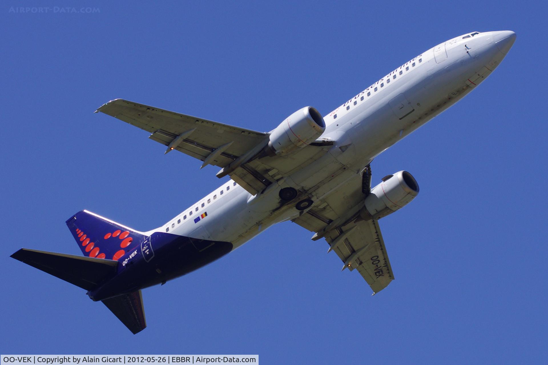 OO-VEK, 1989 Boeing 737-405 C/N 24270, Take off