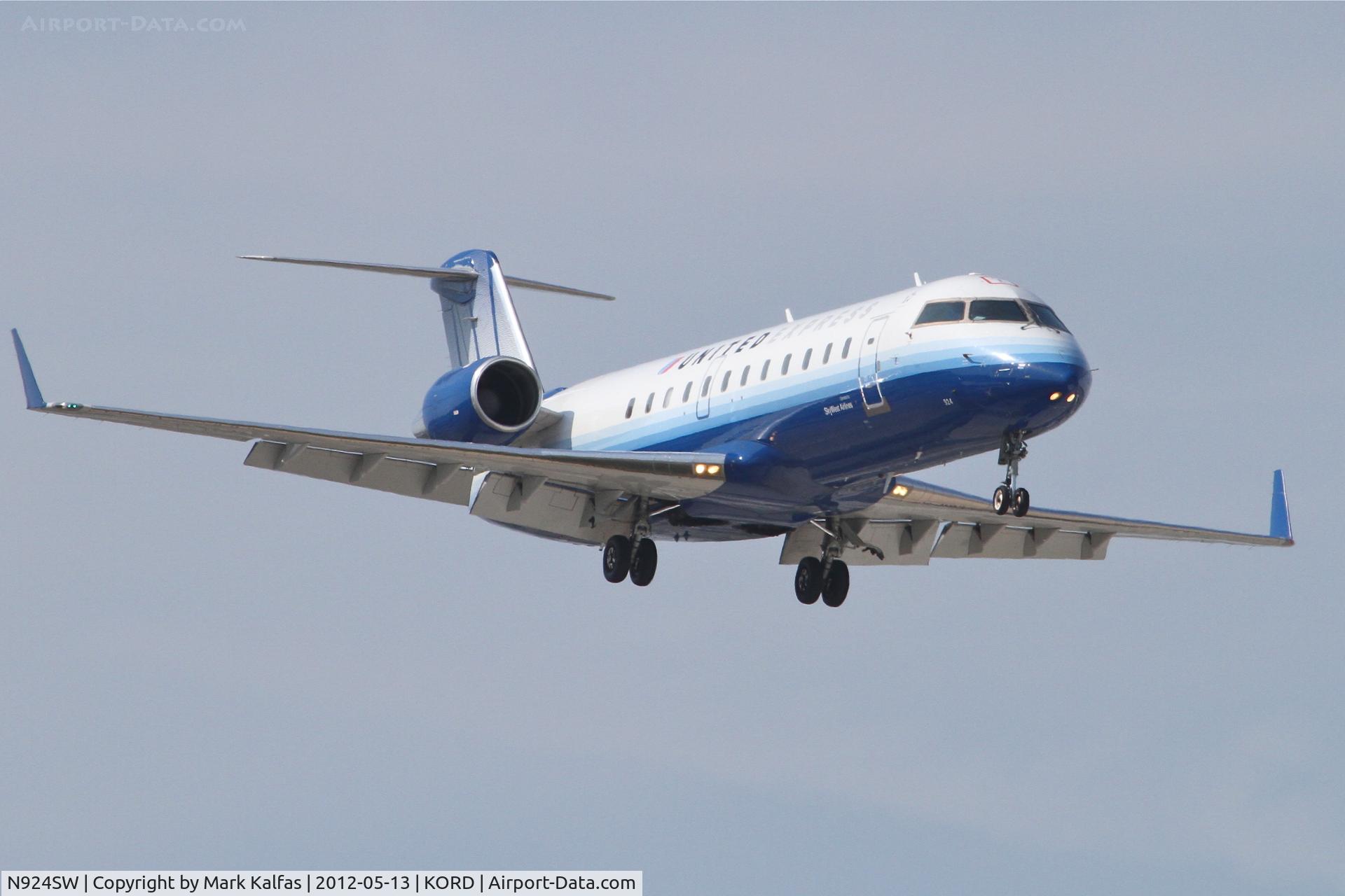 N924SW, 2002 Bombardier CRJ-200LR (CL-600-2B19) C/N 7681, SkyWest/United Express Bombardier CL-600-2B19, SKW5319 arriving from Duluth Int'l/KDLH, RWY 14R approach KORD.