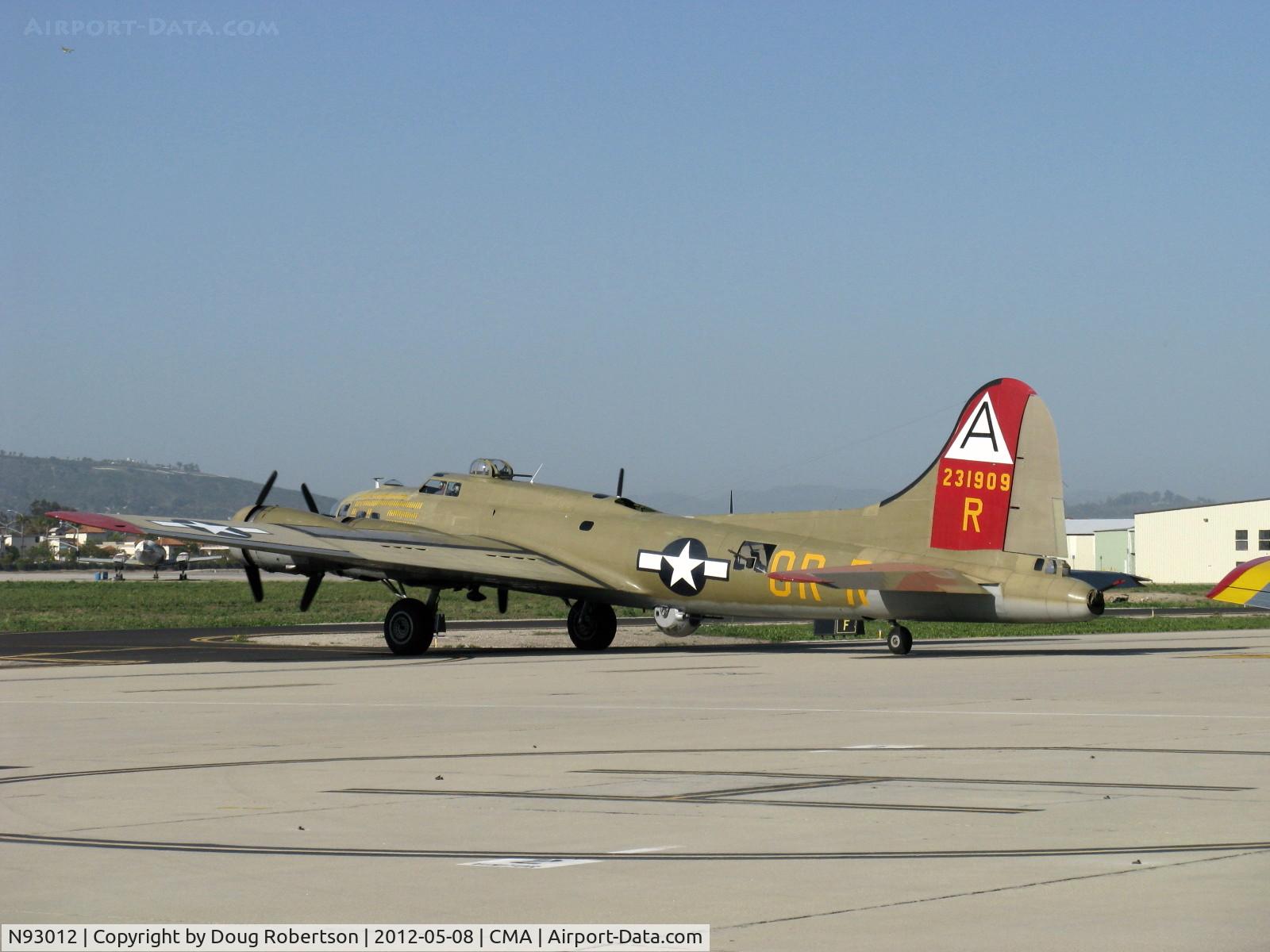 N93012, 1944 Boeing B-17G-30-BO Flying Fortress C/N 32264, 1944 Boeing B-17G FLYING FORTRESS 'Nine O Nine', four turbocharged Wright Cyclone R-1820-97 1,200 Hp each, taxi to Rwy 26