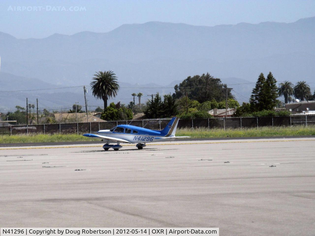 N41296, 1974 Piper PA-28-235 Cherokee Pathfinder C/N 28-7410055, 1974 Piper PA-28-235, Lycoming O-540-B4B5 235 Hp, holding short Rwy 25