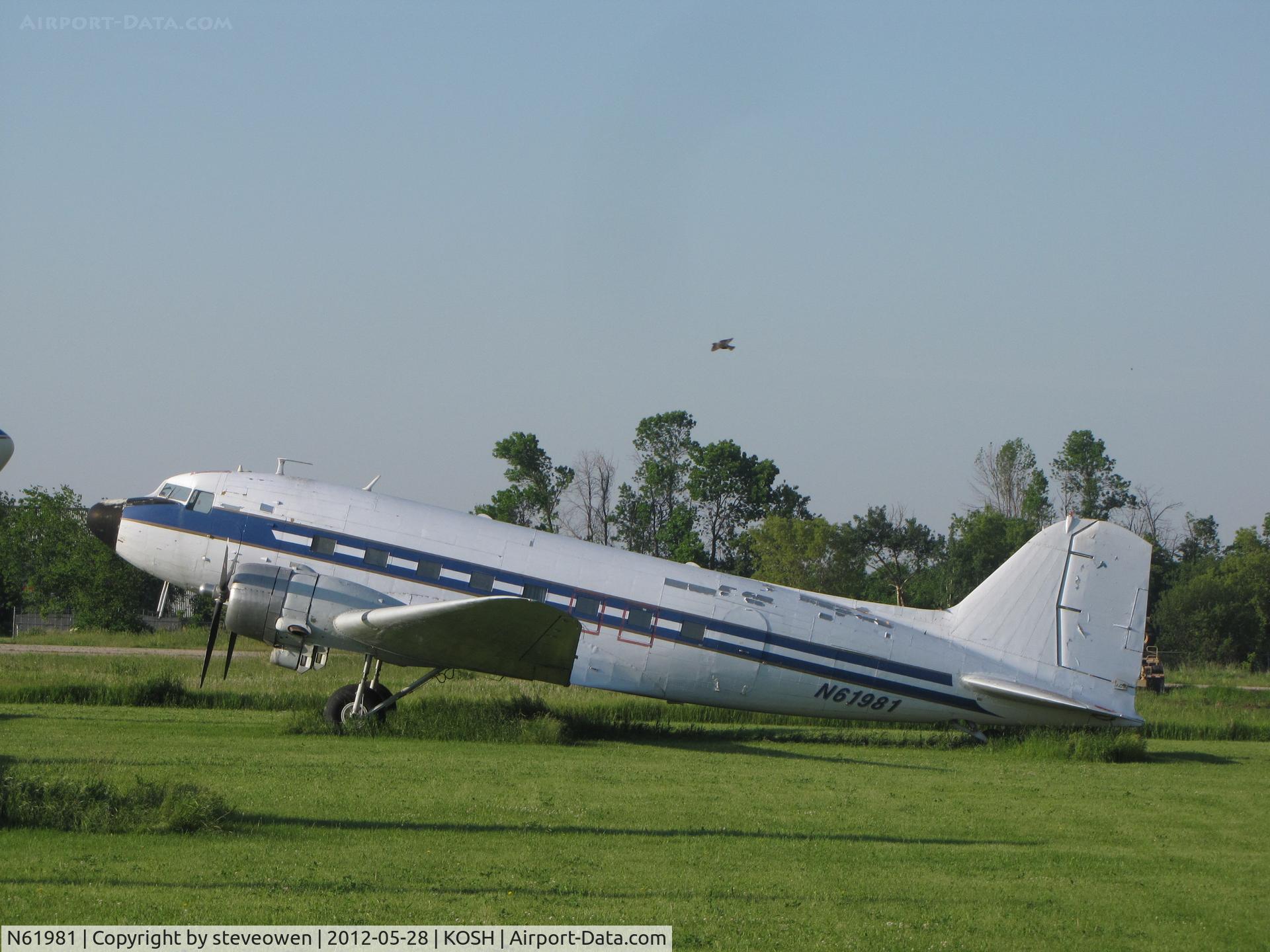 N61981, 1940 Douglas DC-3A C/N 2216, Stored @ Basler Turbo Conversions