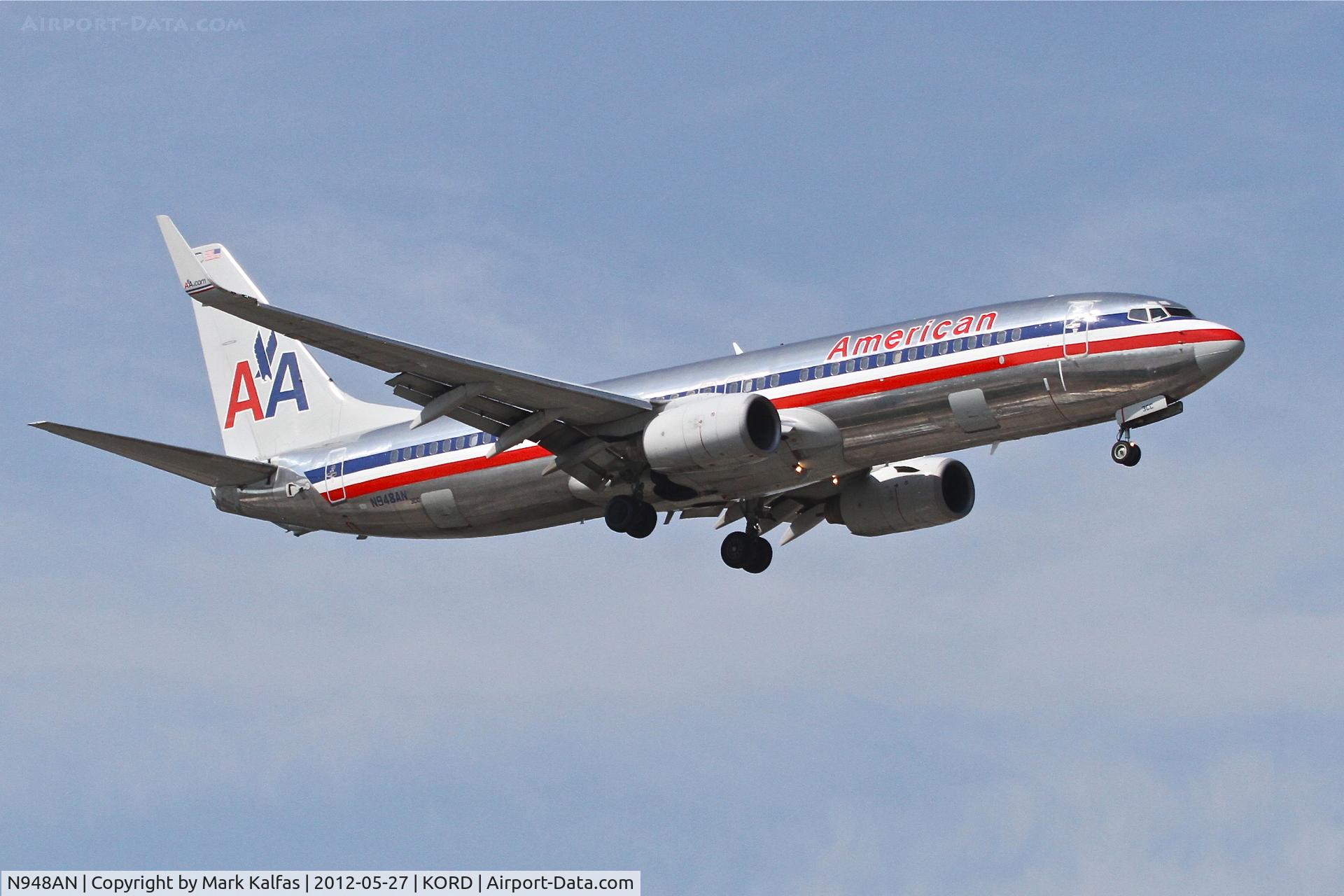 N948AN, 2000 Boeing 737-823 C/N 30086, American Airlines Boeing 737-823, AAL1372 arriving from Los Angeles Int'l /KLAX, RWY 14R approach KORD.