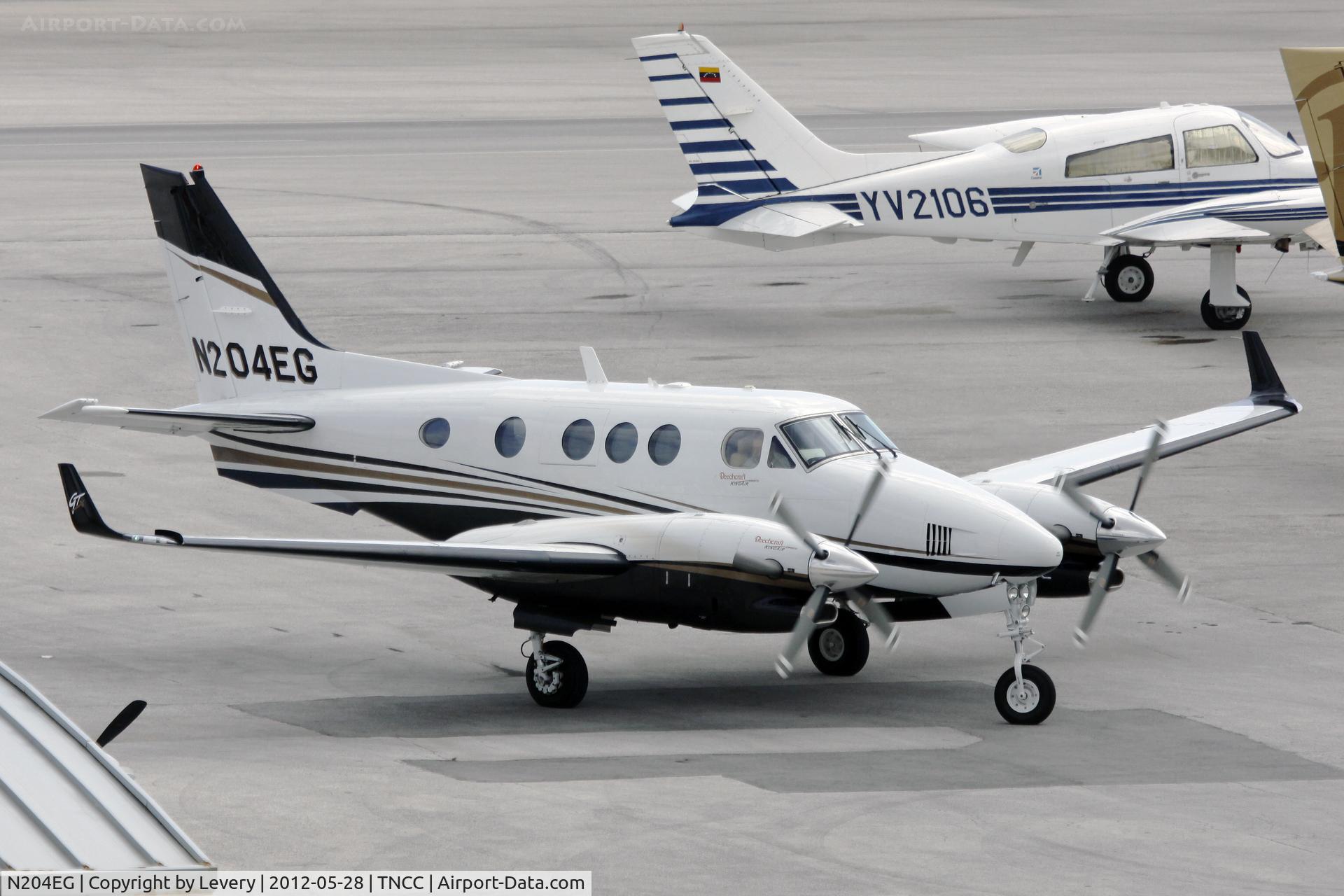 N204EG, Hawker Beechcraft C90GTI King Air C/N LJ-2016, tight fit on Gen Ramp!!!