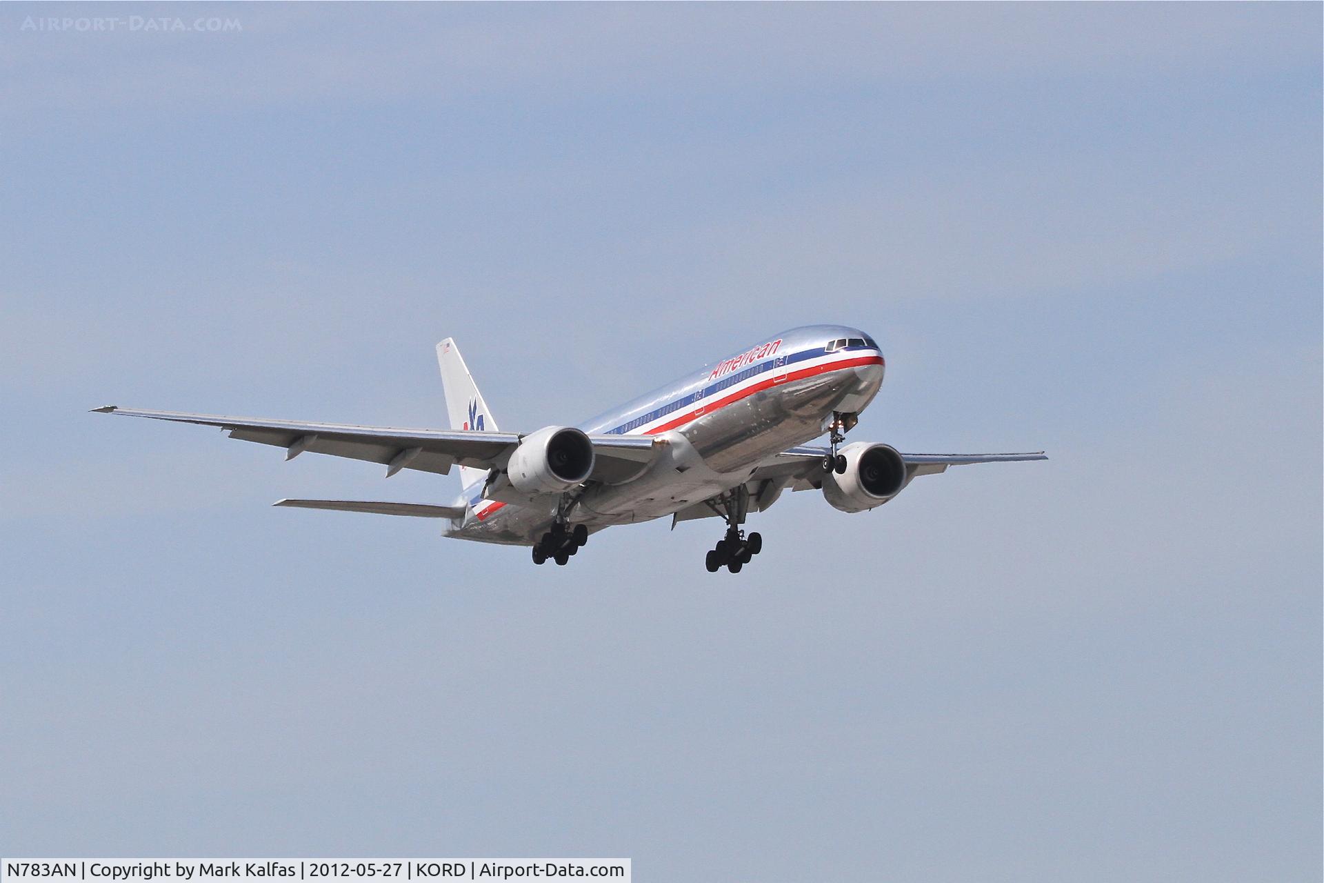 N783AN, 2000 Boeing 777-223 C/N 30004, American Airlines Boeing 777-223, AAL288 arriving from Shanghai Pudong Int'l /ZSPD, RWY 14 approach KORD.