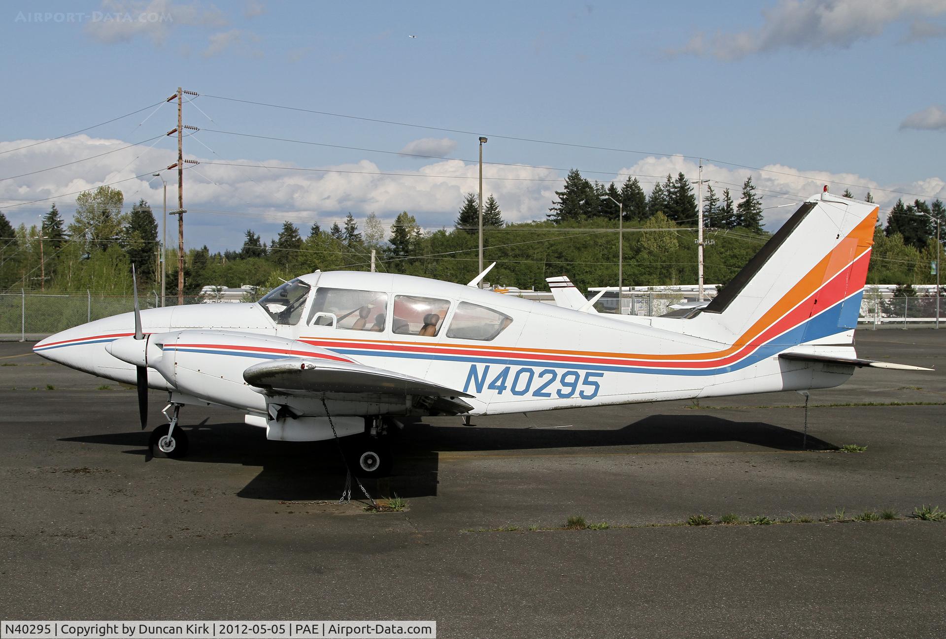 N40295, 1973 Piper PA-23-250 C/N 27-7305110, Flat tires are never a good sign.