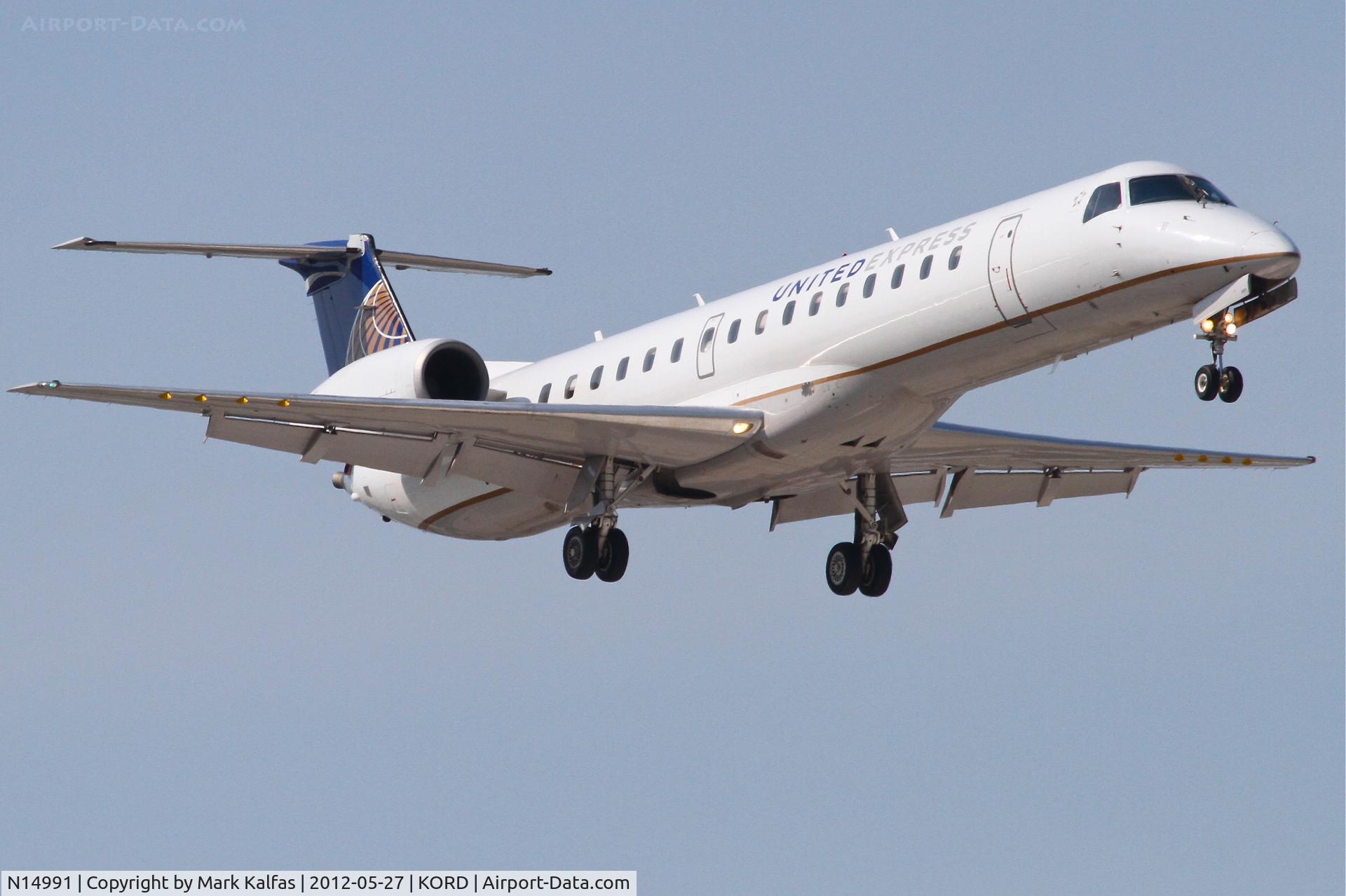 N14991, 2000 Embraer ERJ-145LR (EMB-145LR) C/N 145278, ExpressJet/United Express Embraer EMB-145LR, ASQ6158 arriving from Winnipeg Int'l /CYWG, RWY 14R approach KORD.