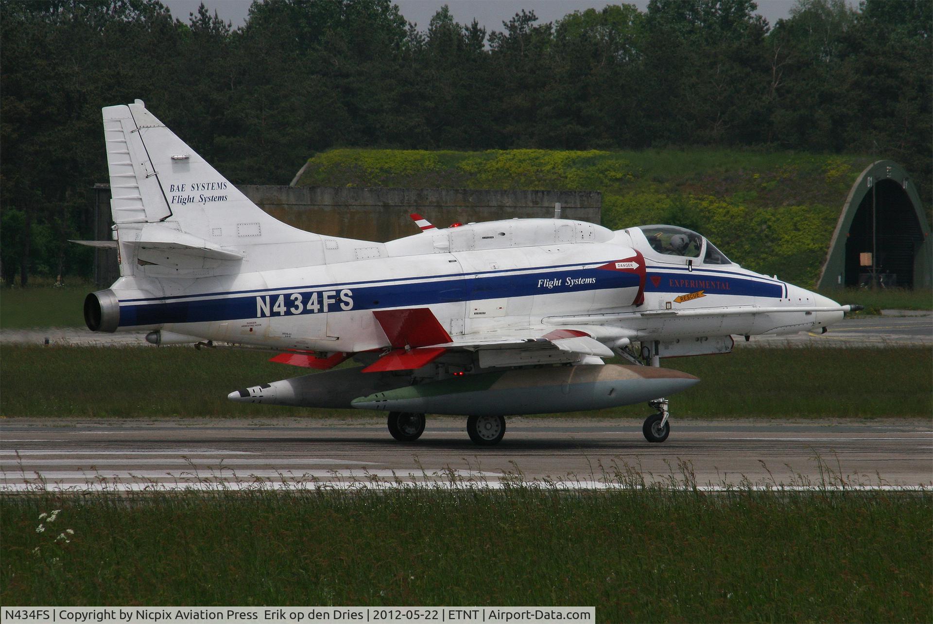 N434FS, 1972 Douglas A-4N Skyhawk C/N 14514, A-4N N434FS performing final checks before taking off from ETNT