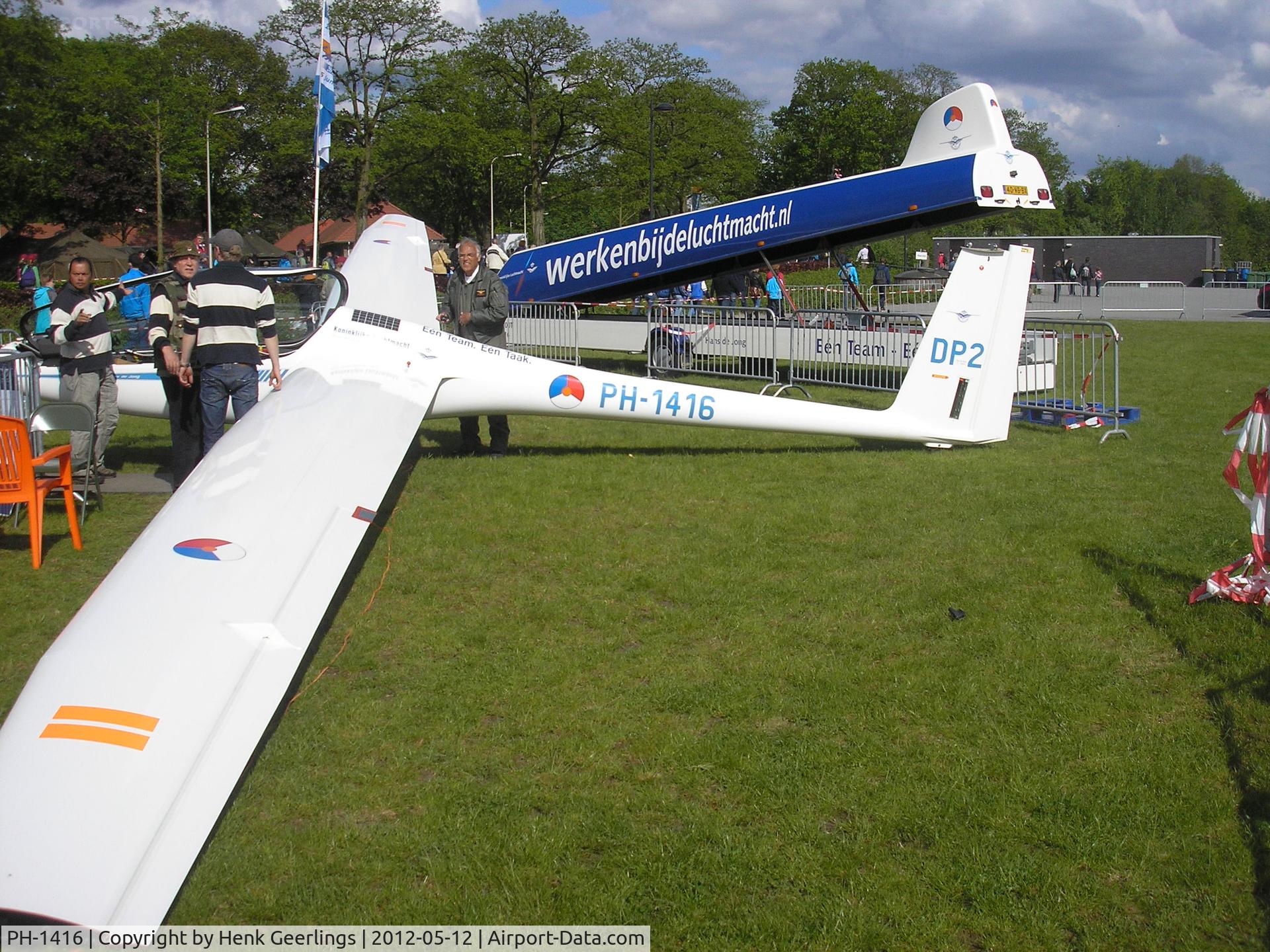 PH-1416, DG Flugzeugbau DG-1000T C/N Not found PH-1416, RNAF Gliding Club , De Peel

Photo taken at the Army Open Day at Oirschot Army Base