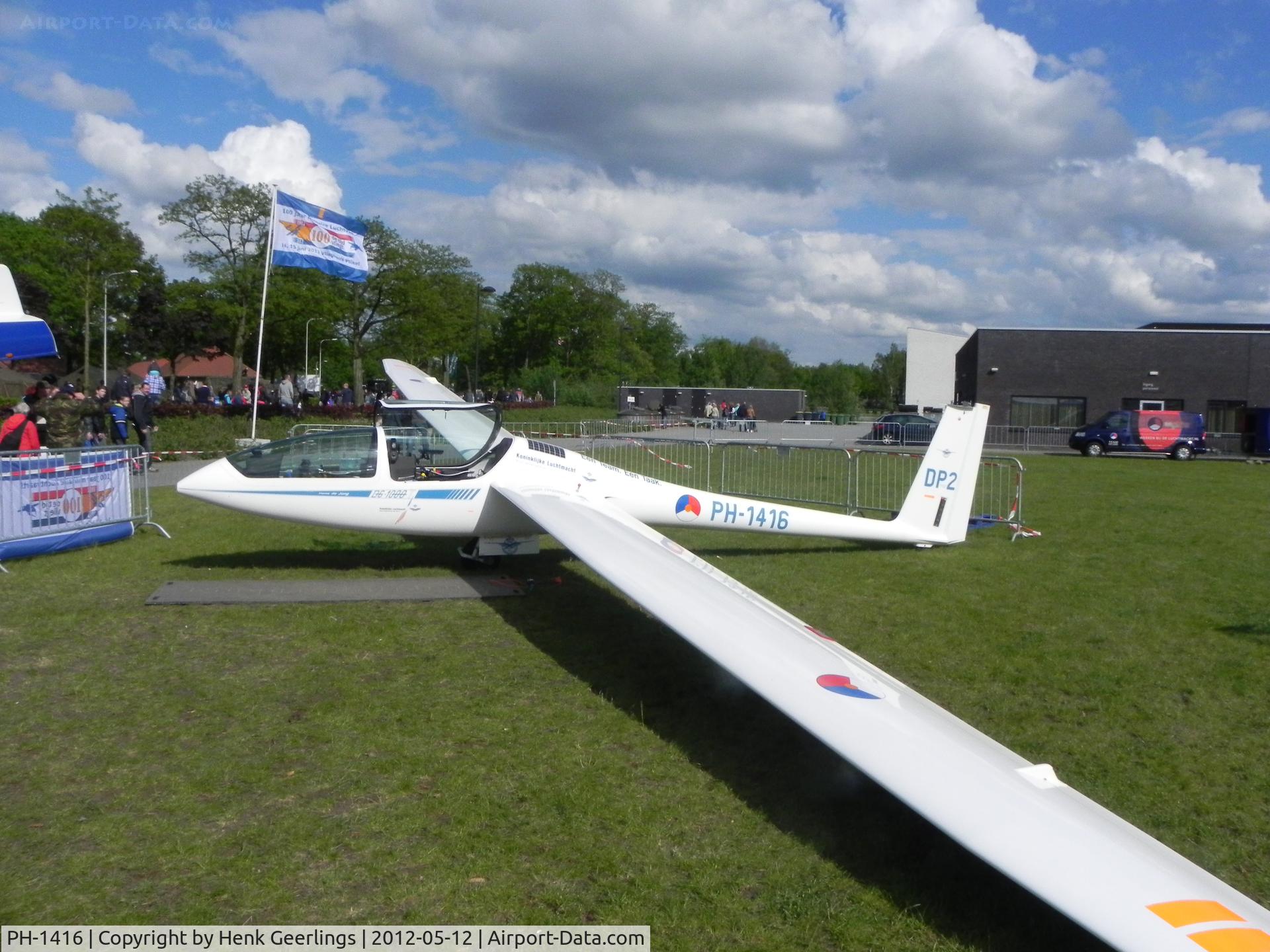 PH-1416, DG Flugzeugbau DG-1000T C/N Not found PH-1416, RNAF Gliding Club , De Peel
Photo taken at the Dutch Army open House at Oirschot Military Camp