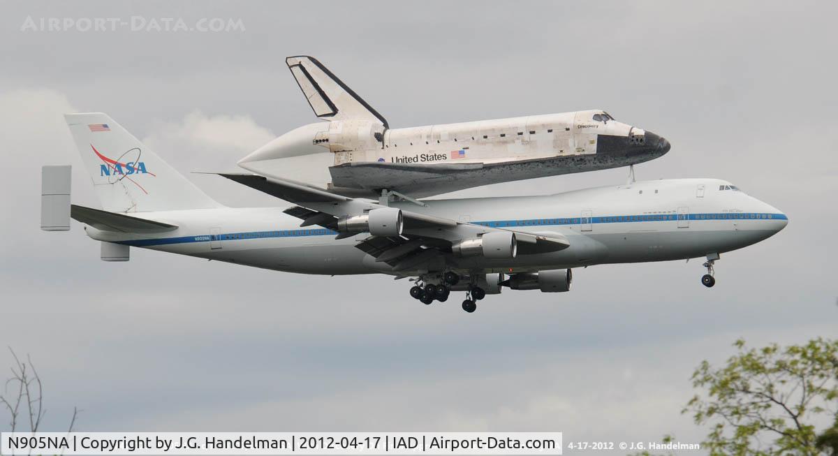 N905NA, 1970 Boeing 747-123 C/N 20107, On final to IAD