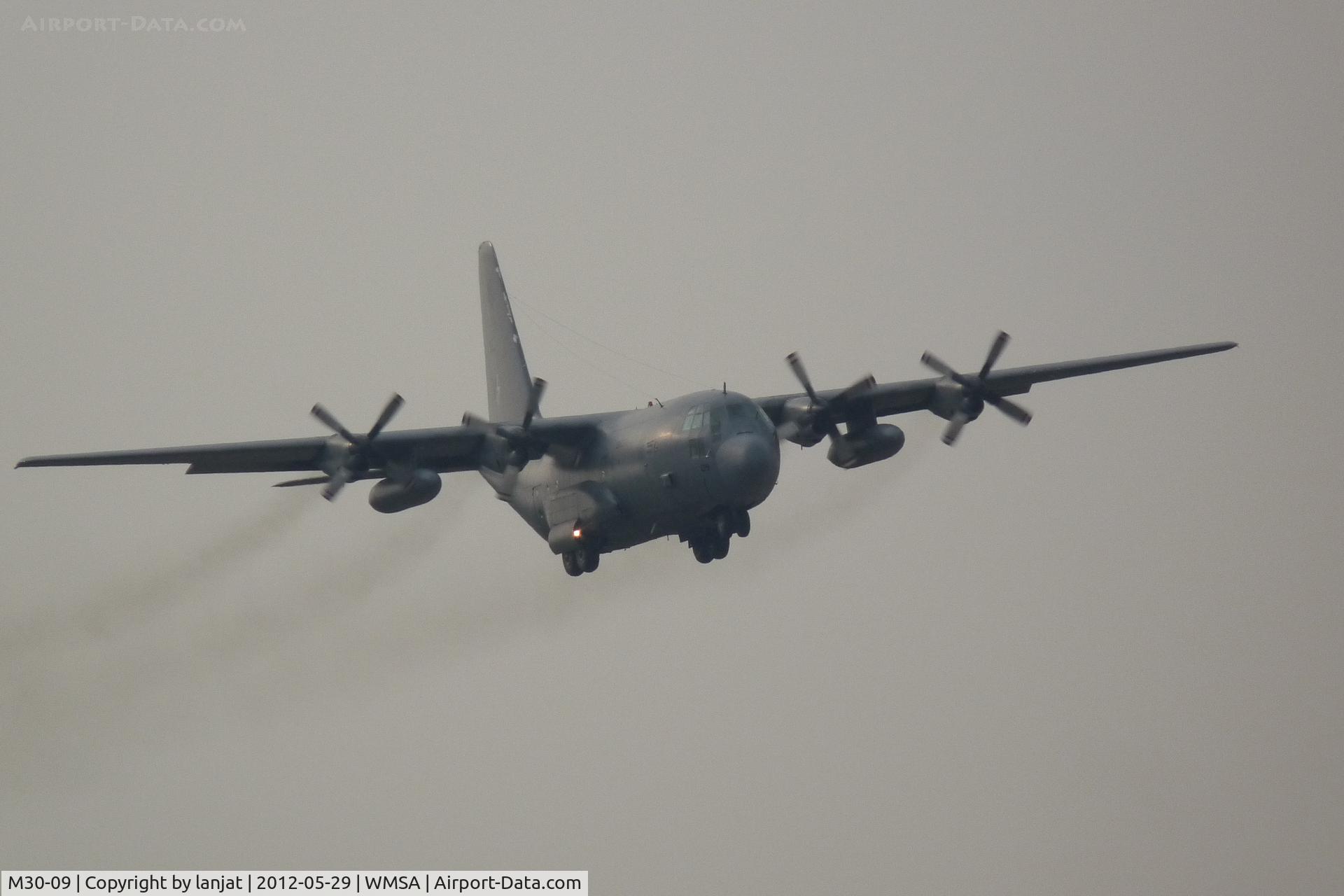M30-09, 1980 Lockheed C-130T Hercules C/N 382-4866, Approaching