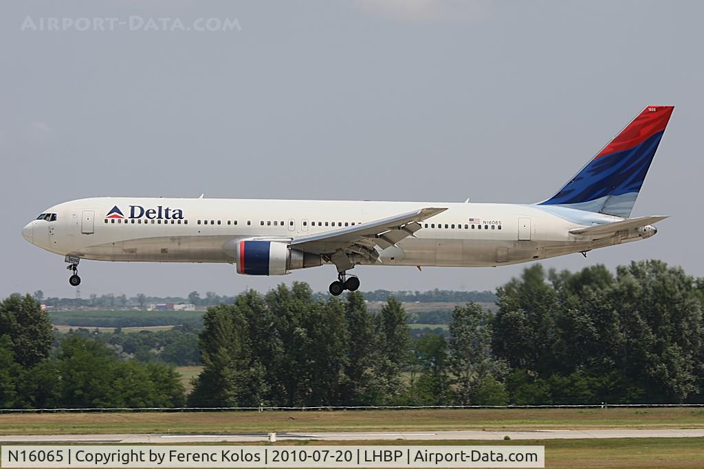 N16065, 1999 Boeing 767-332 C/N 30199, Ferihegy