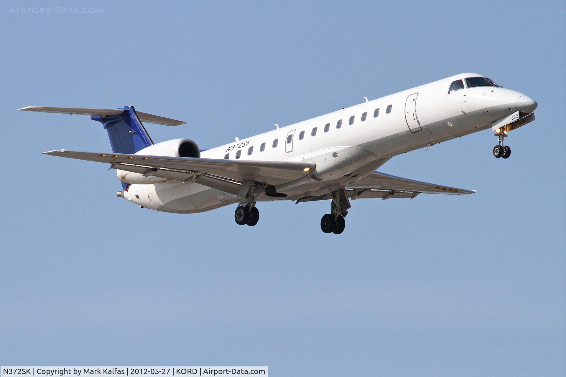 N372SK, 2001 Embraer ERJ-140LR (EMB-135KL) C/N 145538, Chautauqua Airlines/American Connection Embraer EMB-135KL, CHQ5063 arriving from La Crosse Municipal Airport /KLSE, RWY 14R approach KORD.