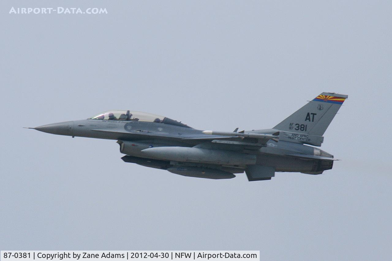87-0381, General Dynamics F-16D Fighting Falcon C/N 5D-75, Departing NAS Fort Worth
