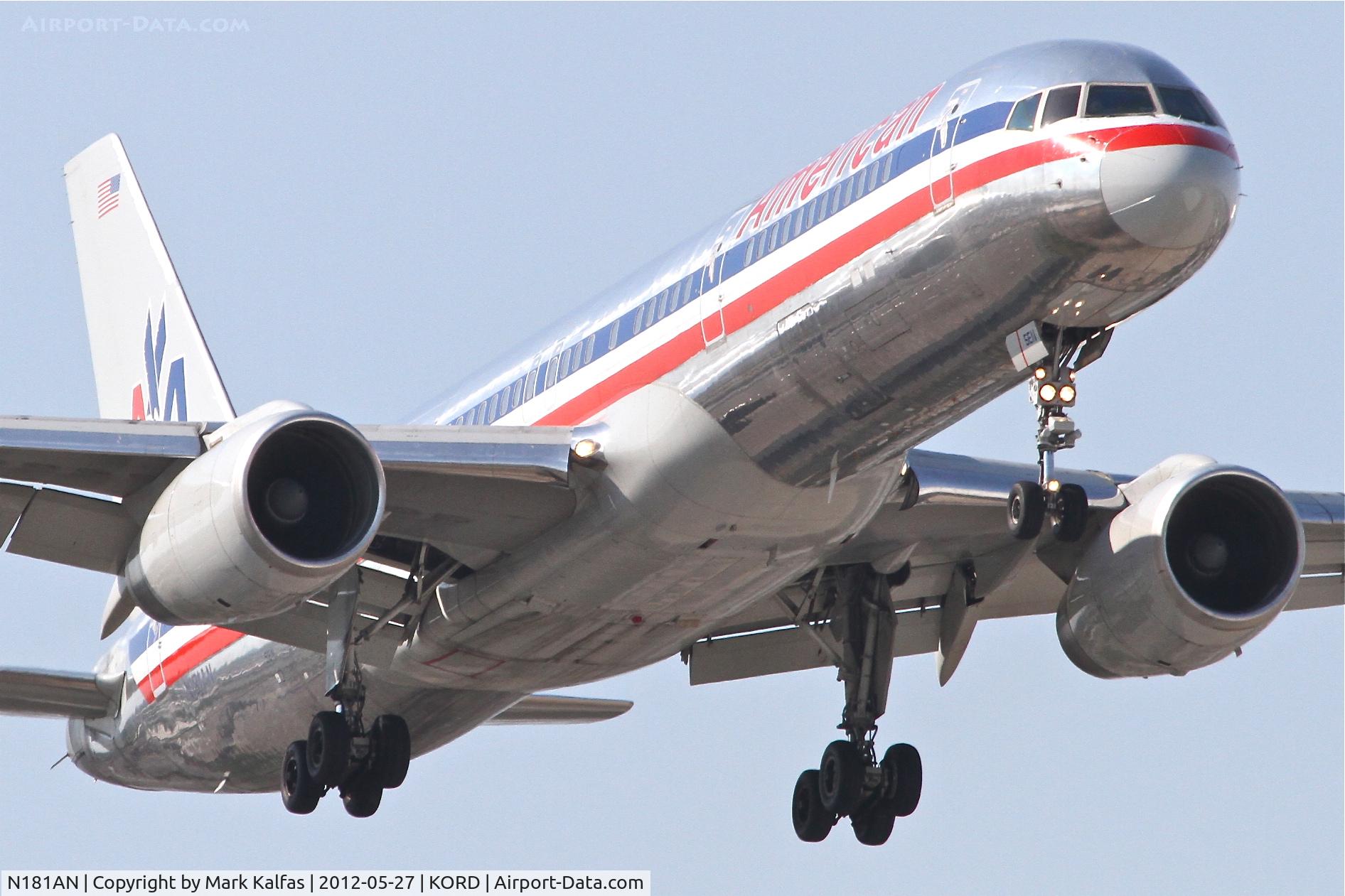 N181AN, 1999 Boeing 757-223 C/N 29591, American Airlines Boeing 757-223, AAL889 arriving from Lambert-St Louis Int'l /KSTL, RWY 14R approach KORD.