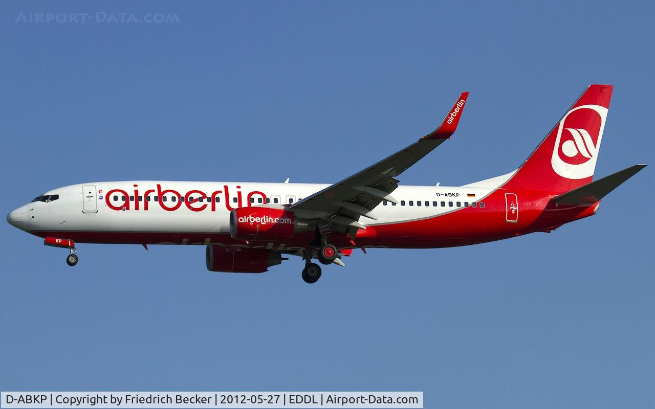 D-ABKP, 2010 Boeing 737-86J C/N 37758, on final RW05R