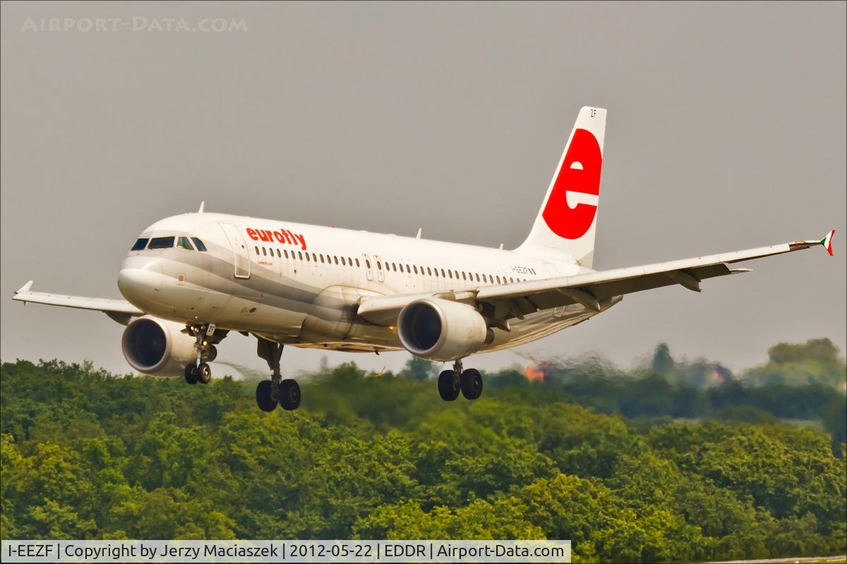 I-EEZF, 2003 Airbus A320-214 C/N 1983, Airbus A320-214