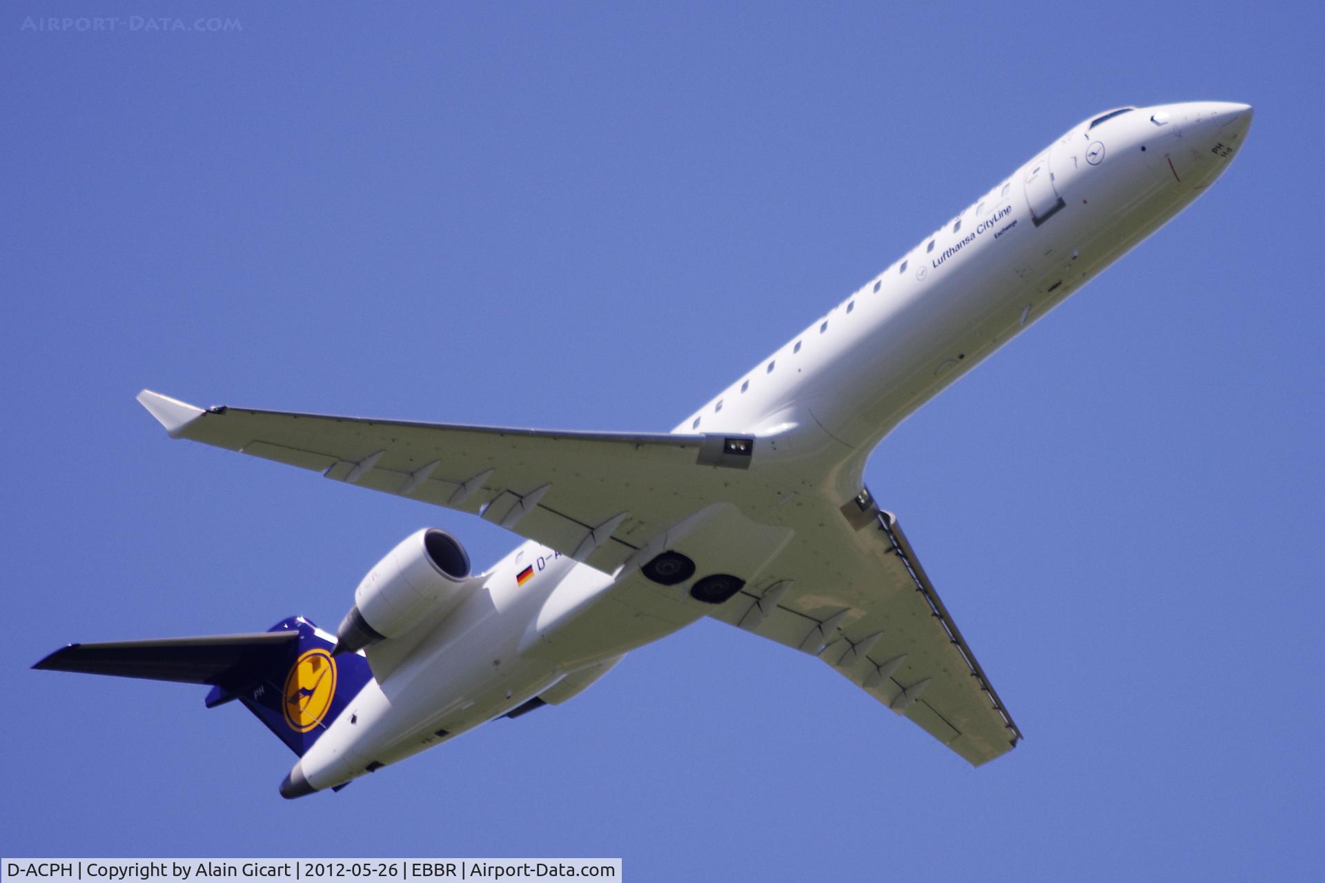 D-ACPH, 2002 Canadair CRJ-701ER (CL-600-2C10) Regional Jet C/N 10043, Take off