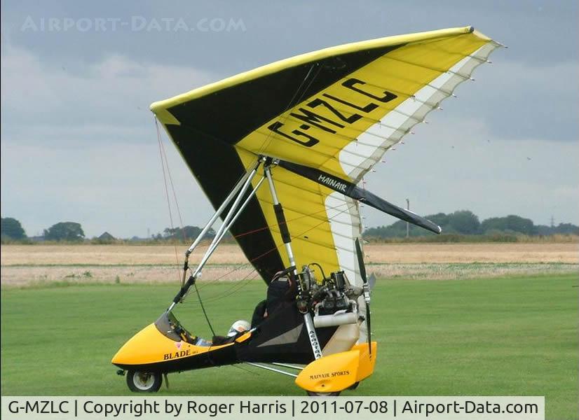G-MZLC, 1998 Mainair Blade 912 C/N 1146-0298-7-W949, Ince Blundell July 2011