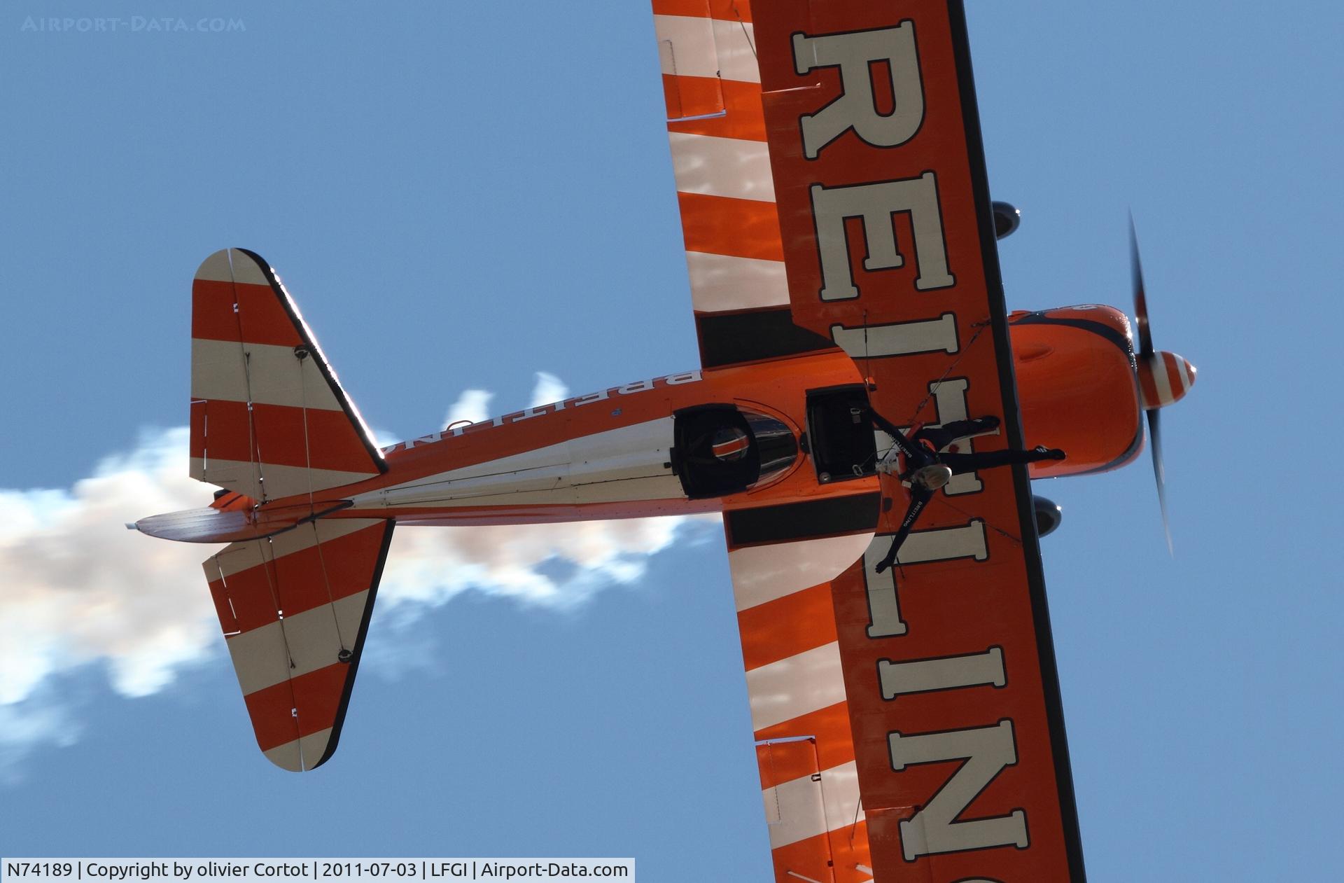 N74189, 1941 Boeing PT-17/R985 Kaydet (A75N1) C/N 75-717, pretty and brave : the wingwalkers !