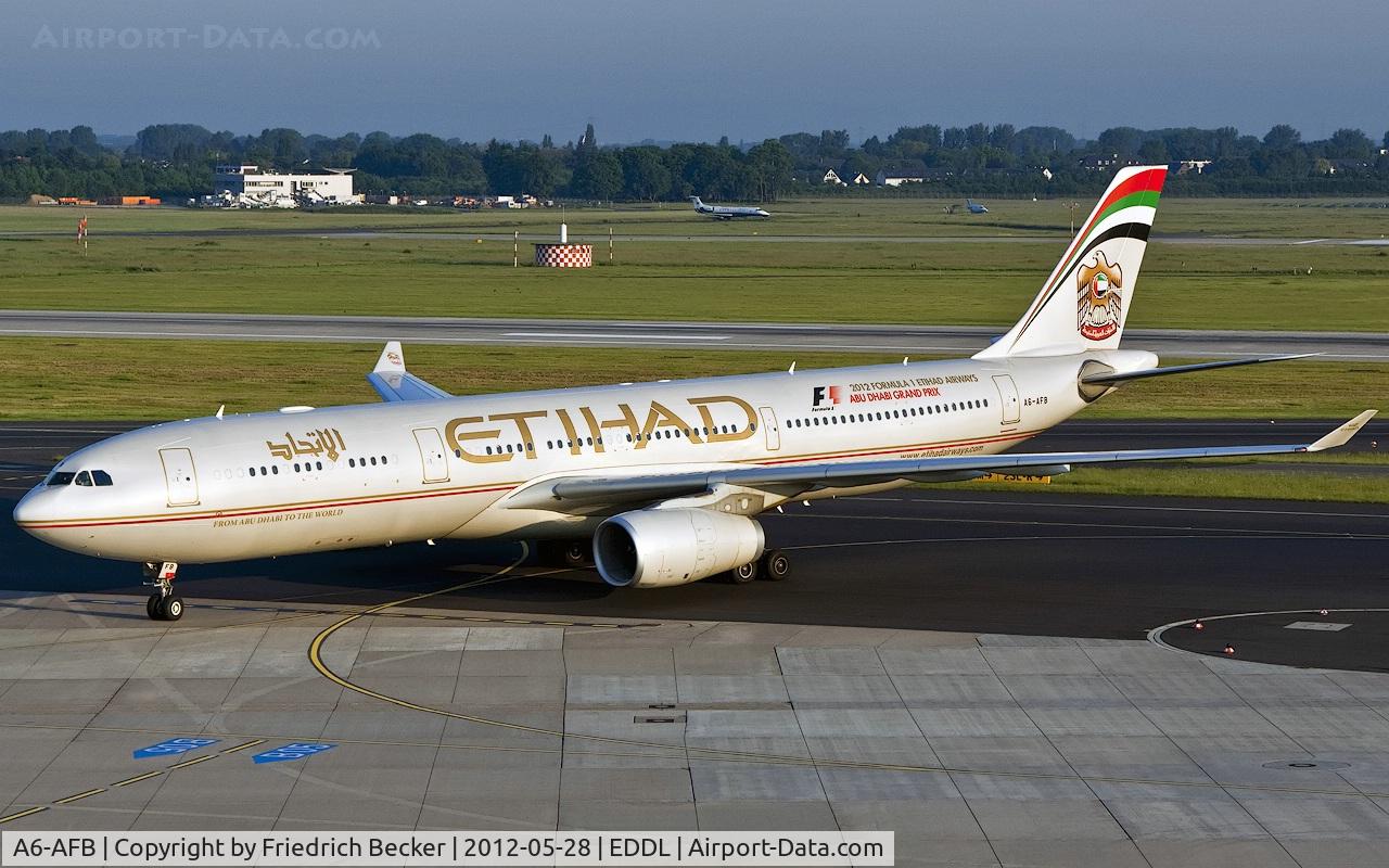 A6-AFB, 2009 Airbus A330-343X C/N 1081, taxying to the gate