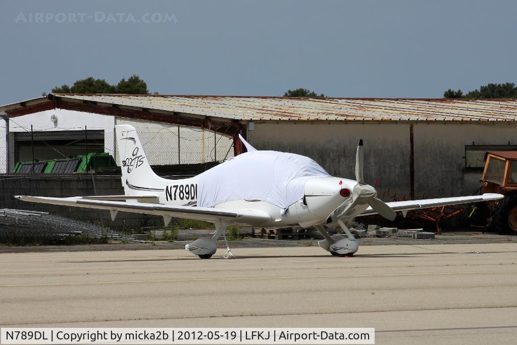 N789DL, 2005 Cirrus SR22 C/N 1732, Parked