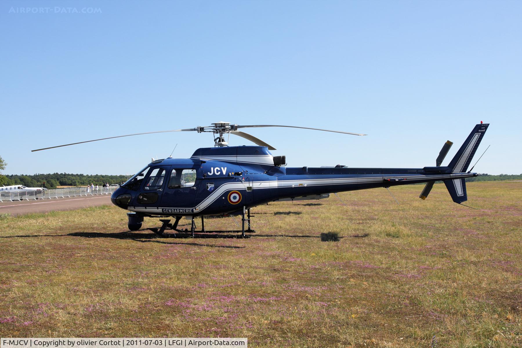 F-MJCV, 1989 Aerospatiale AS-350B Ecureuil C/N 2118, left side !