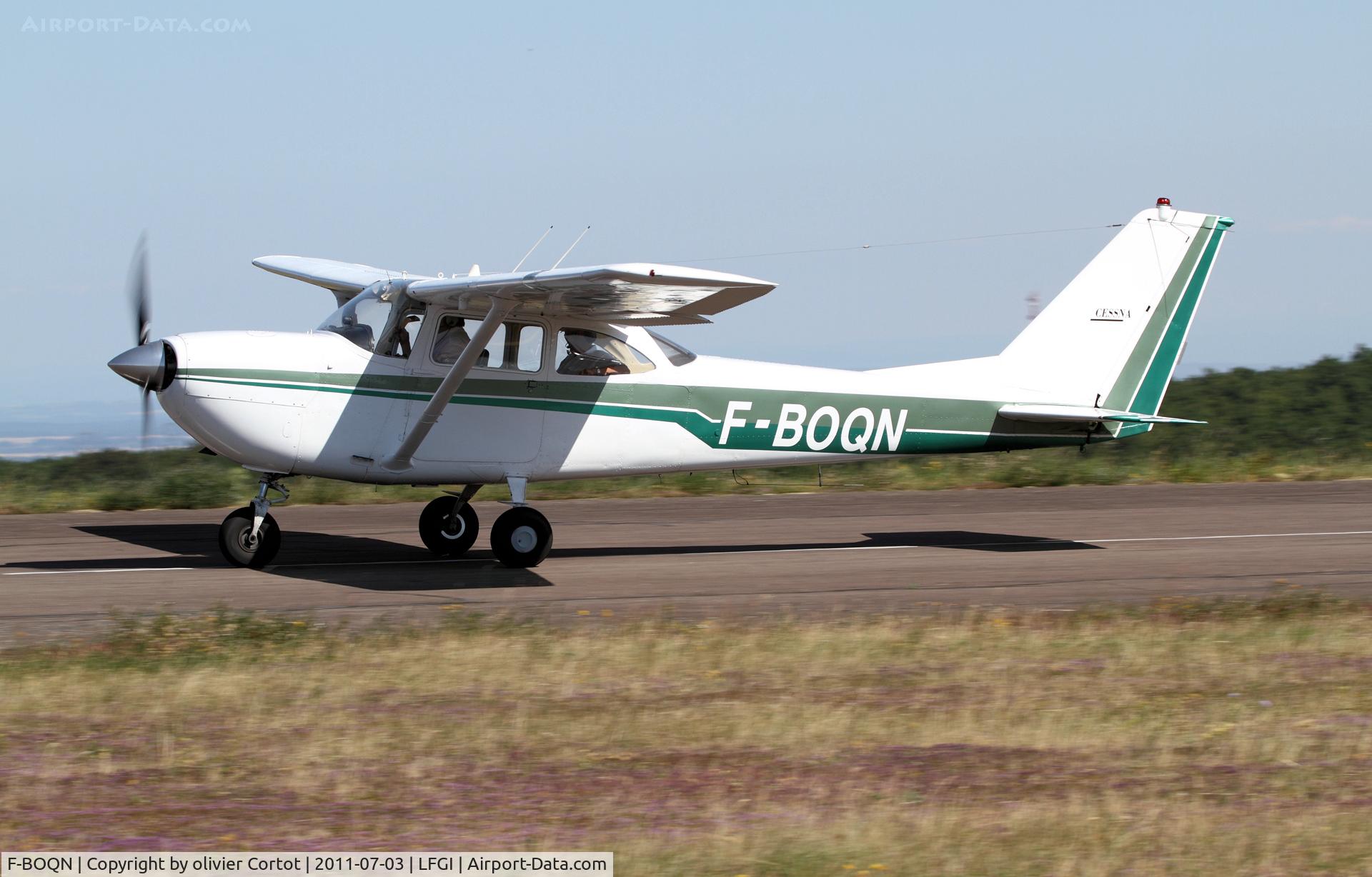 F-BOQN, 1967 Cessna R172E C/N R172-0256, taking off