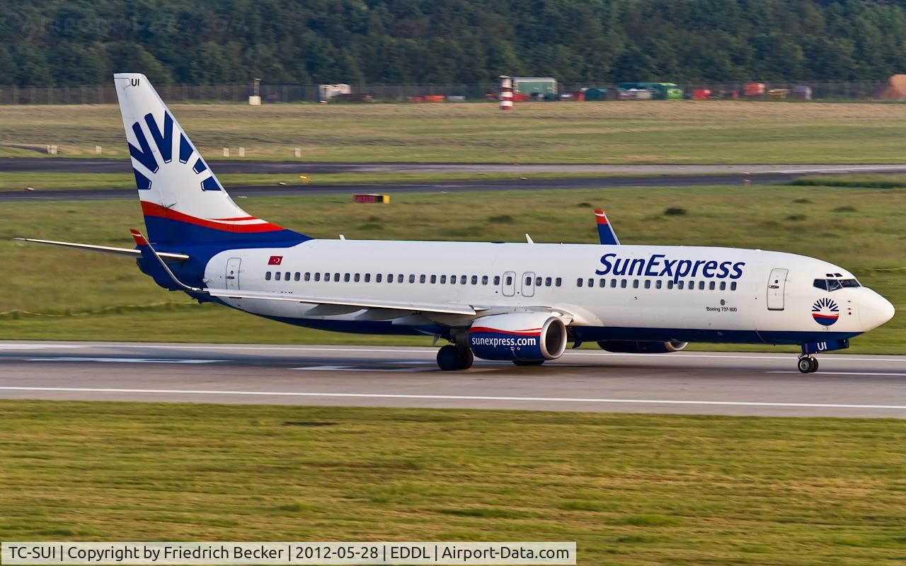 TC-SUI, 2003 Boeing 737-8CX C/N 32367, departure via RW05