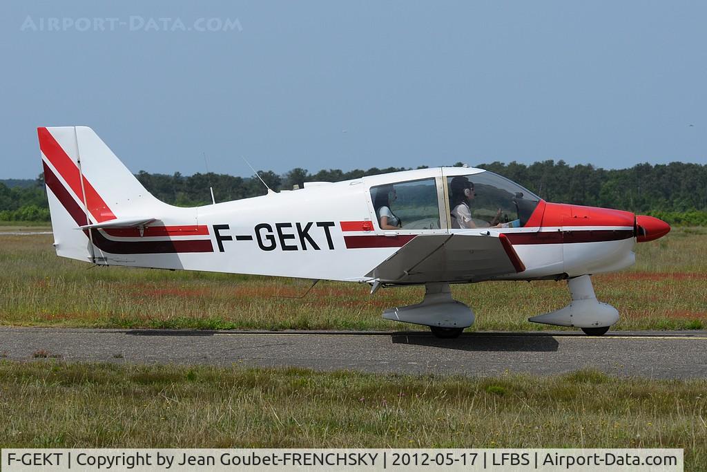 F-GEKT, Robin DR-400-120 C/N 1745, AERO CLUB DU BEARN