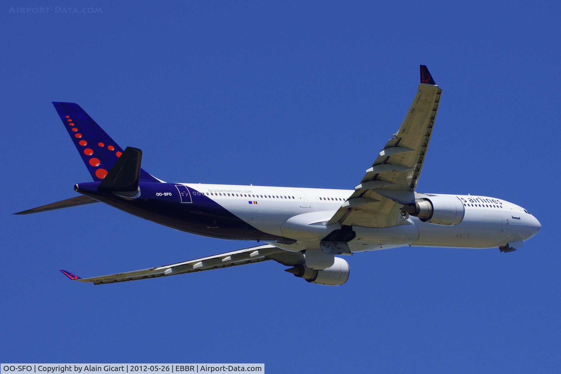 OO-SFO, 1994 Airbus A330-301 C/N 045, Take off