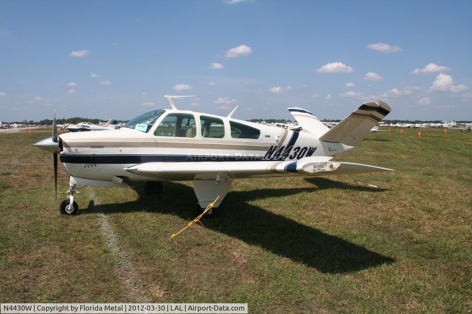 N4430W, 1974 Beech V35B Bonanza C/N D-9609, Beech V35B