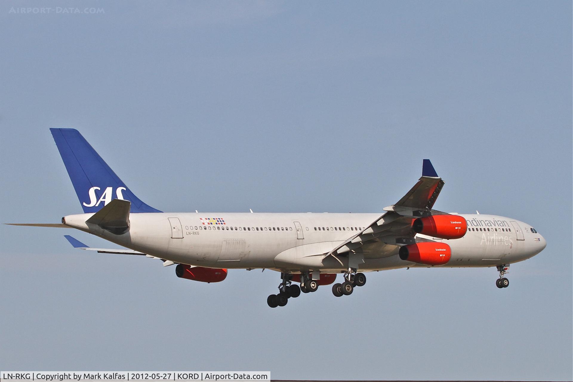 LN-RKG, 2001 Airbus A340-313X C/N 424, Scandinavian Airlines Airbus A340-313X, SAS943 arriving from Copenhagen /EKCH, RWY 14R approach KORD.