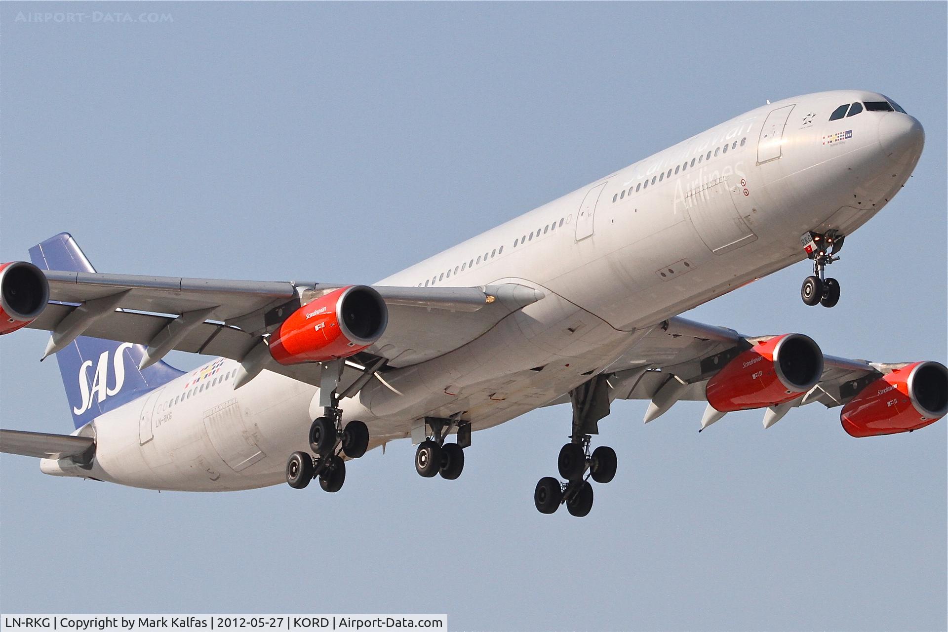 LN-RKG, 2001 Airbus A340-313X C/N 424, Scandinavian Airlines Airbus A340-313X, SAS943 arriving from Copenhagen /EKCH, RWY 14R approach KORD.