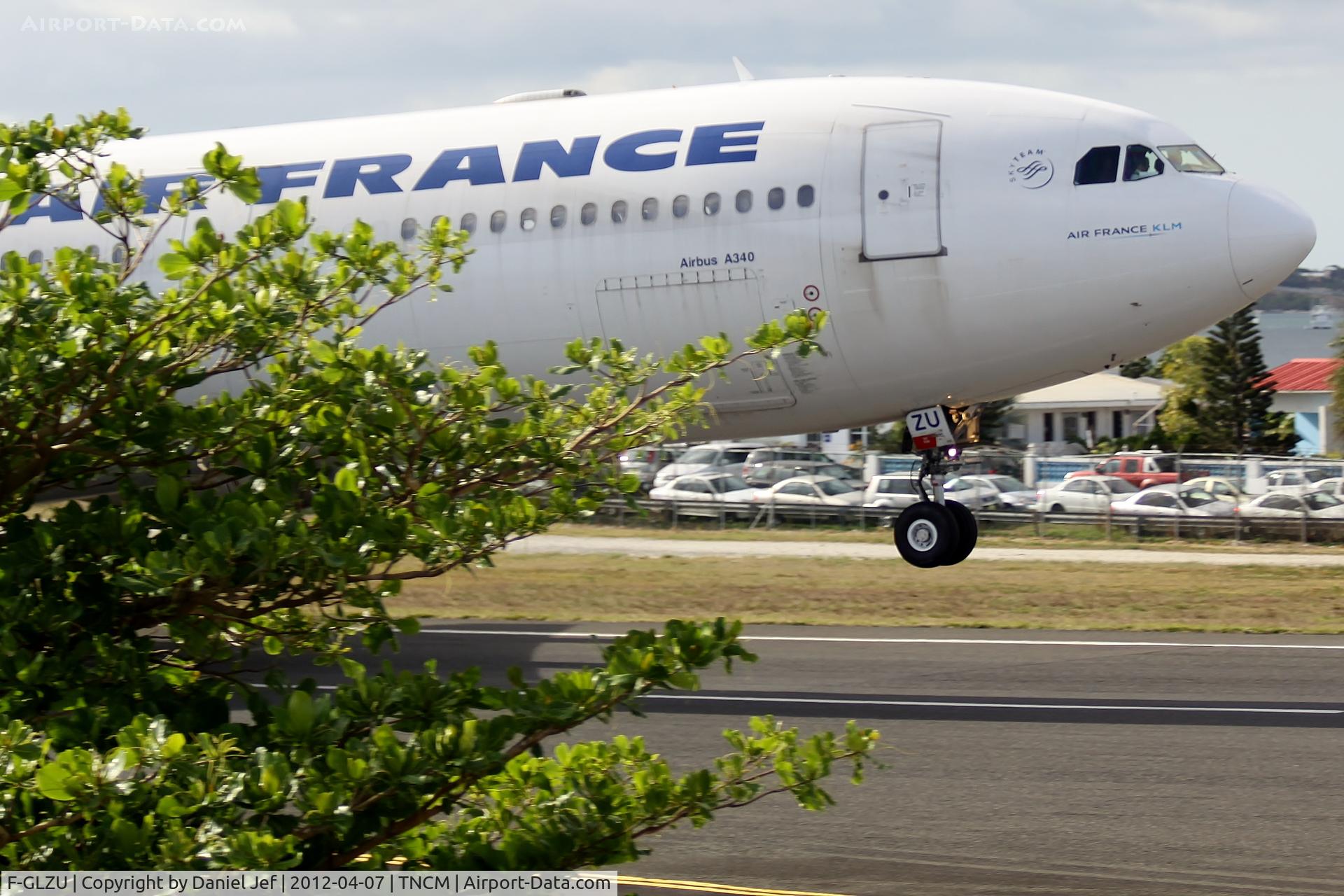 F-GLZU, 2000 Airbus A340-313X C/N 377, F-GLZU