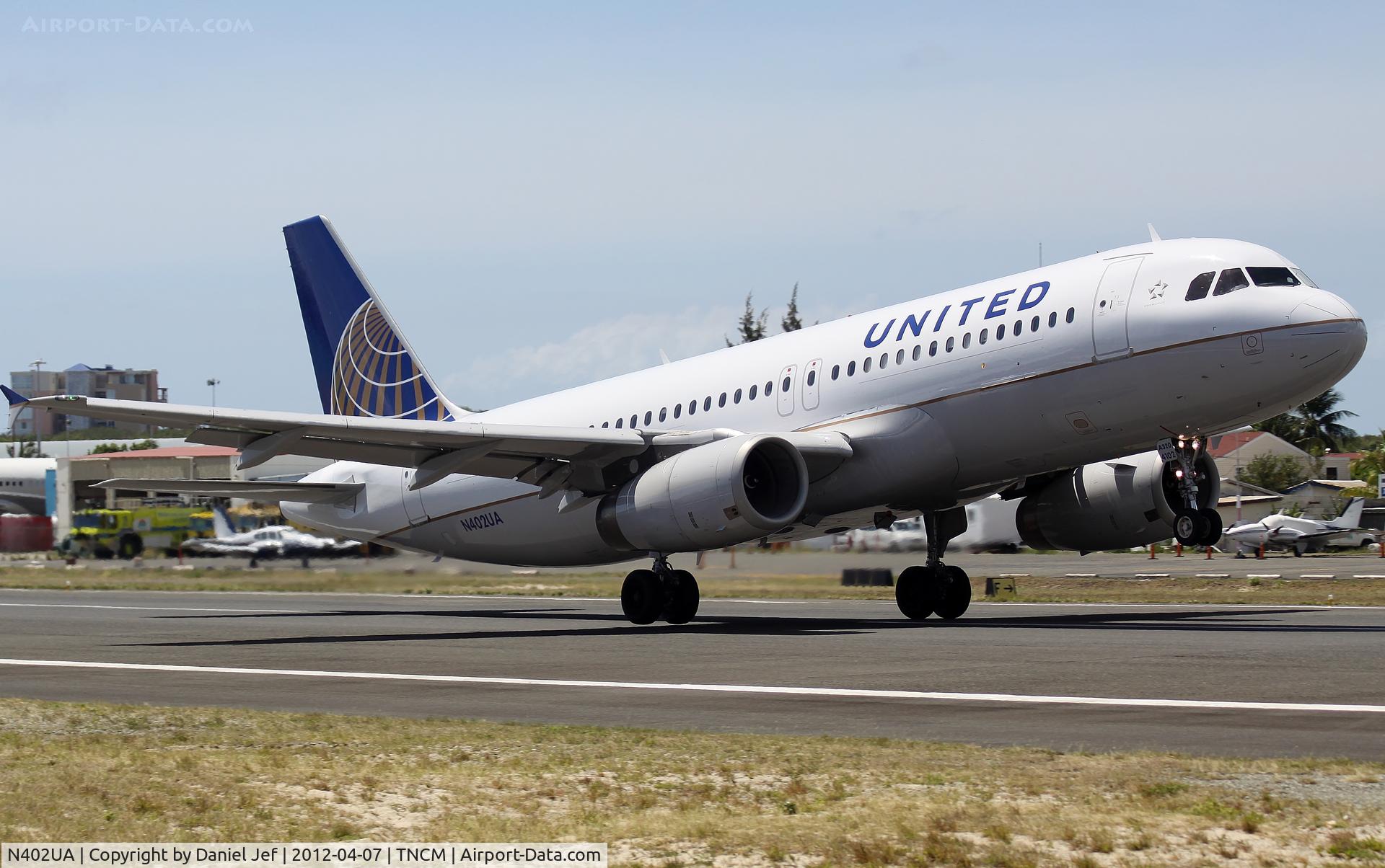N402UA, 1993 Airbus A320-232 C/N 439, N402UA