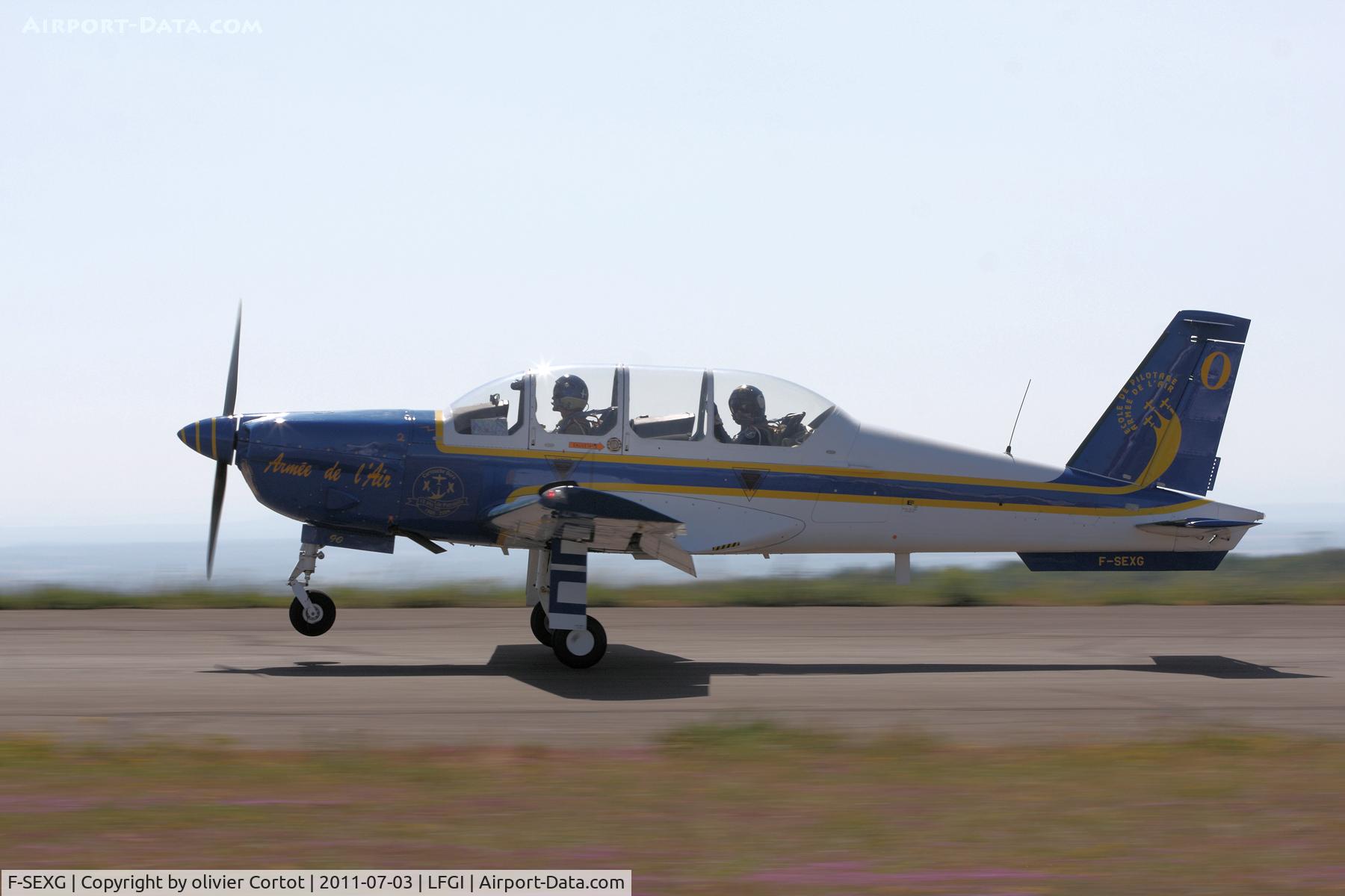 F-SEXG, Socata TB-30 Epsilon C/N 90, taking off