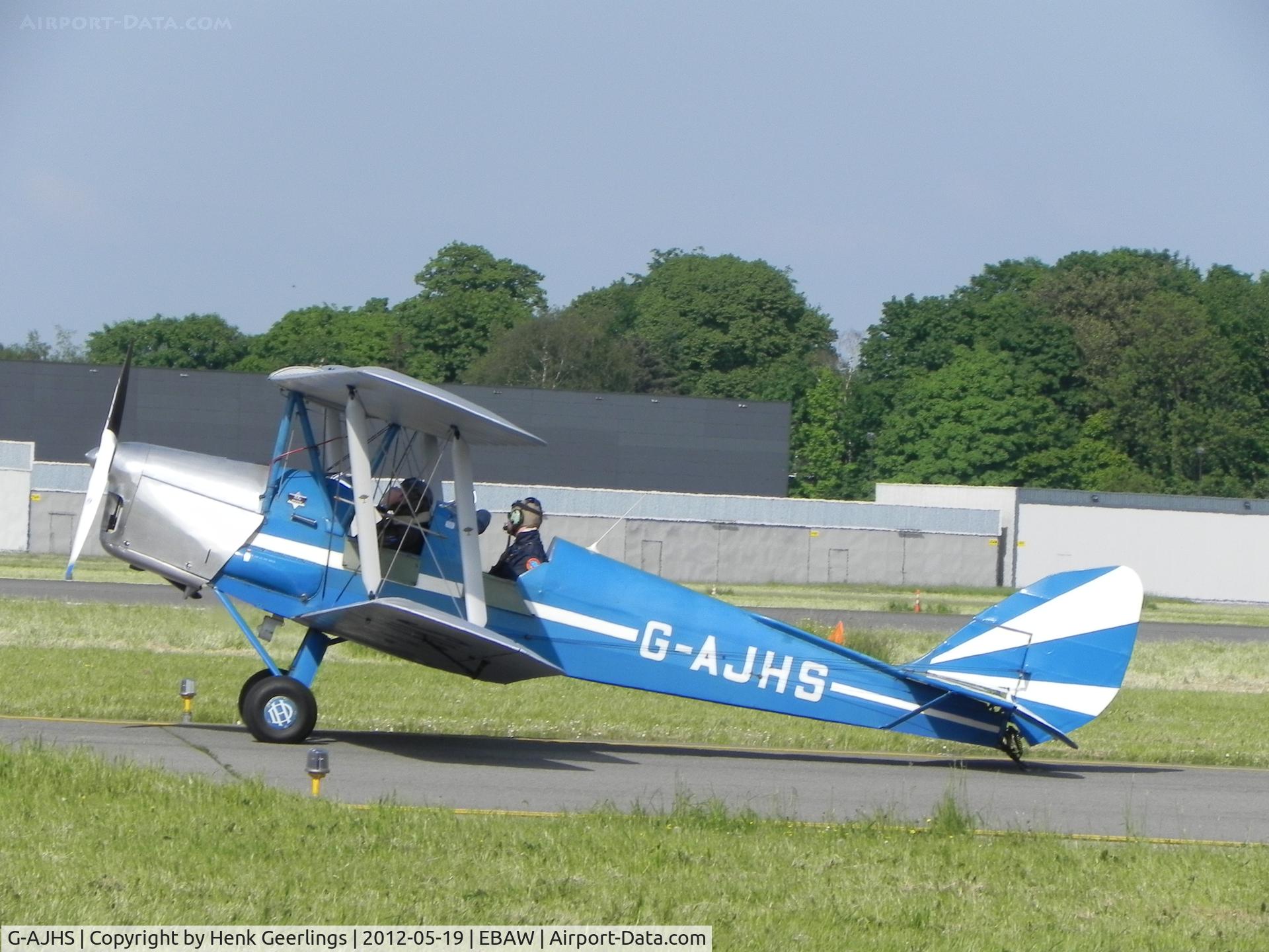 G-AJHS, 1941 De Havilland DH-82A Tiger Moth II C/N 82121, Stampe Fly In , may 2012
