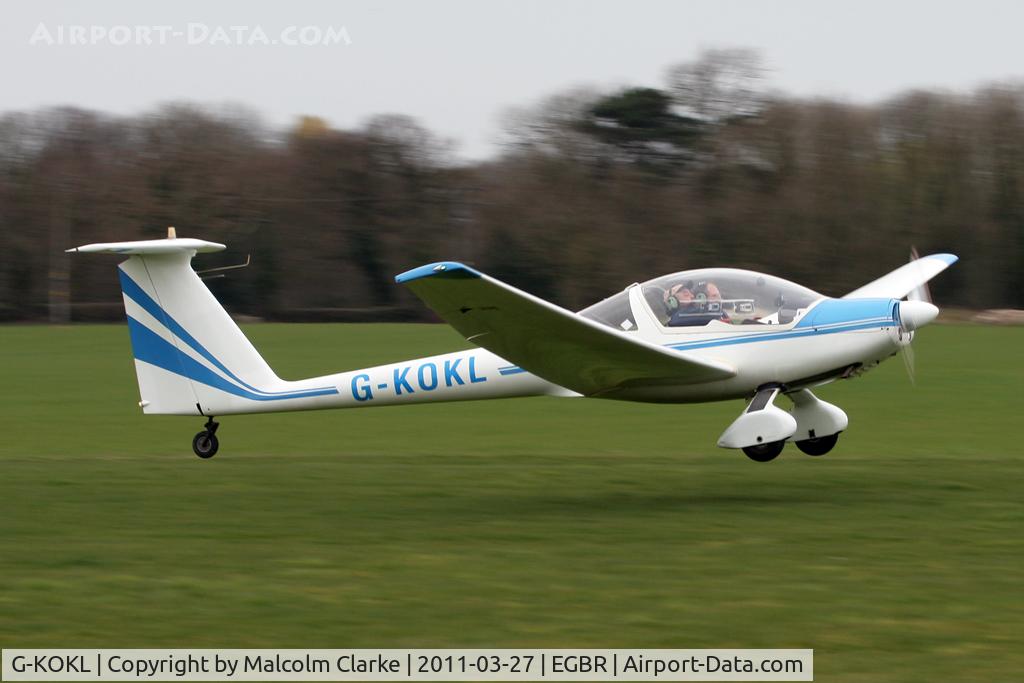 G-KOKL, 1989 Hoffmann H-36 Dimona C/N 36276, Some wing flex! Hoffmann H-36 Dimona, Breighton Airfield, March 2011.