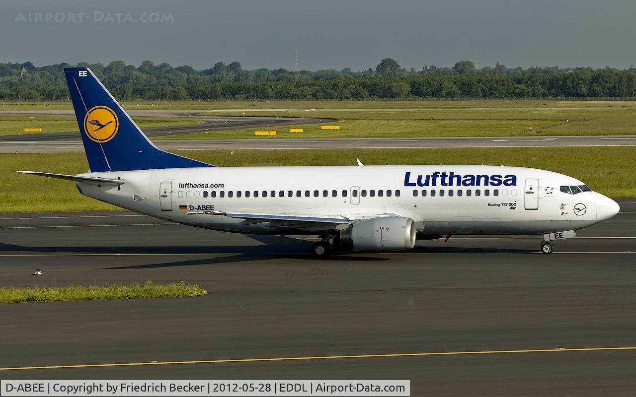 D-ABEE, 1991 Boeing 737-330 C/N 25216, taxying to the active