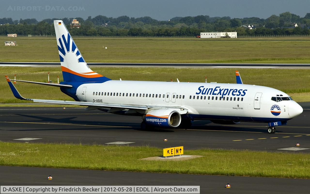D-ASXE, 2002 Boeing 737-8CX C/N 32365, taxying to the active