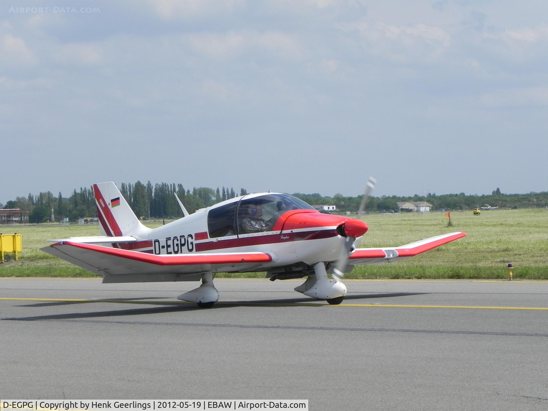 D-EGPG, Robin DR-400-120D Dauphin C/N 1544, Stampe Fly In , 2012