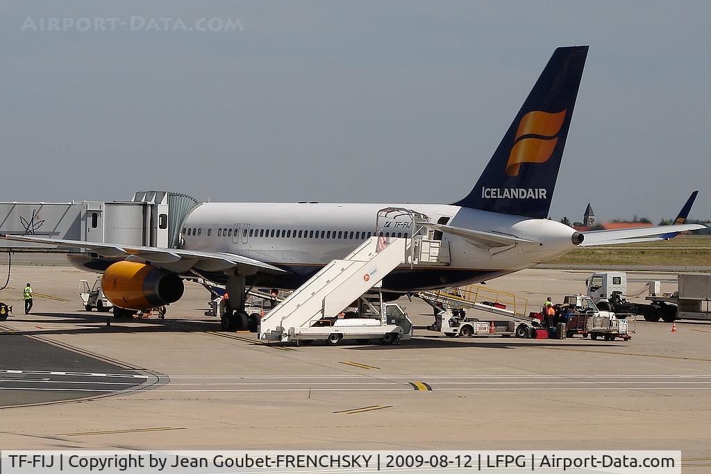 TF-FIJ, 1991 Boeing 757-208 C/N 25085, ICELANDAIR CDG T1