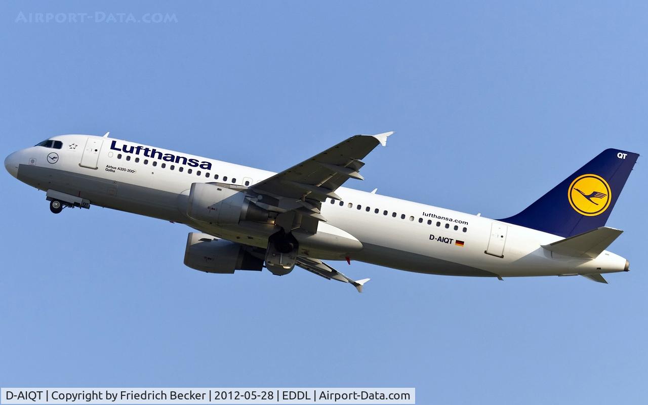 D-AIQT, 2000 Airbus A320-211 C/N 1337, departure from DUS