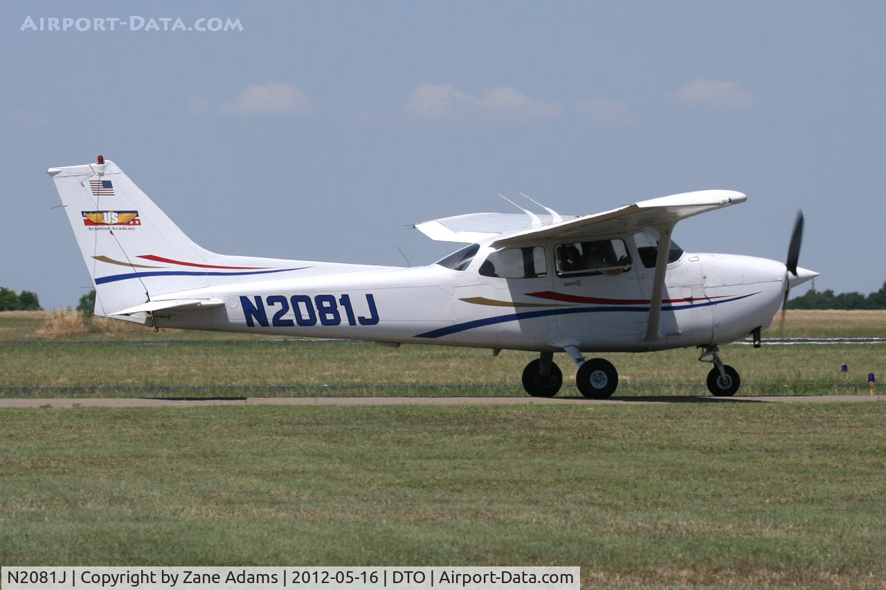 N2081J, Cessna 172R C/N 17280995, At Denton Municipal Airport
