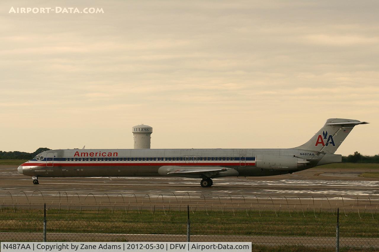 N487AA, 1988 McDonnell Douglas MD-82 (DC-9-82) C/N 49680, American Airlines at DFW Airport