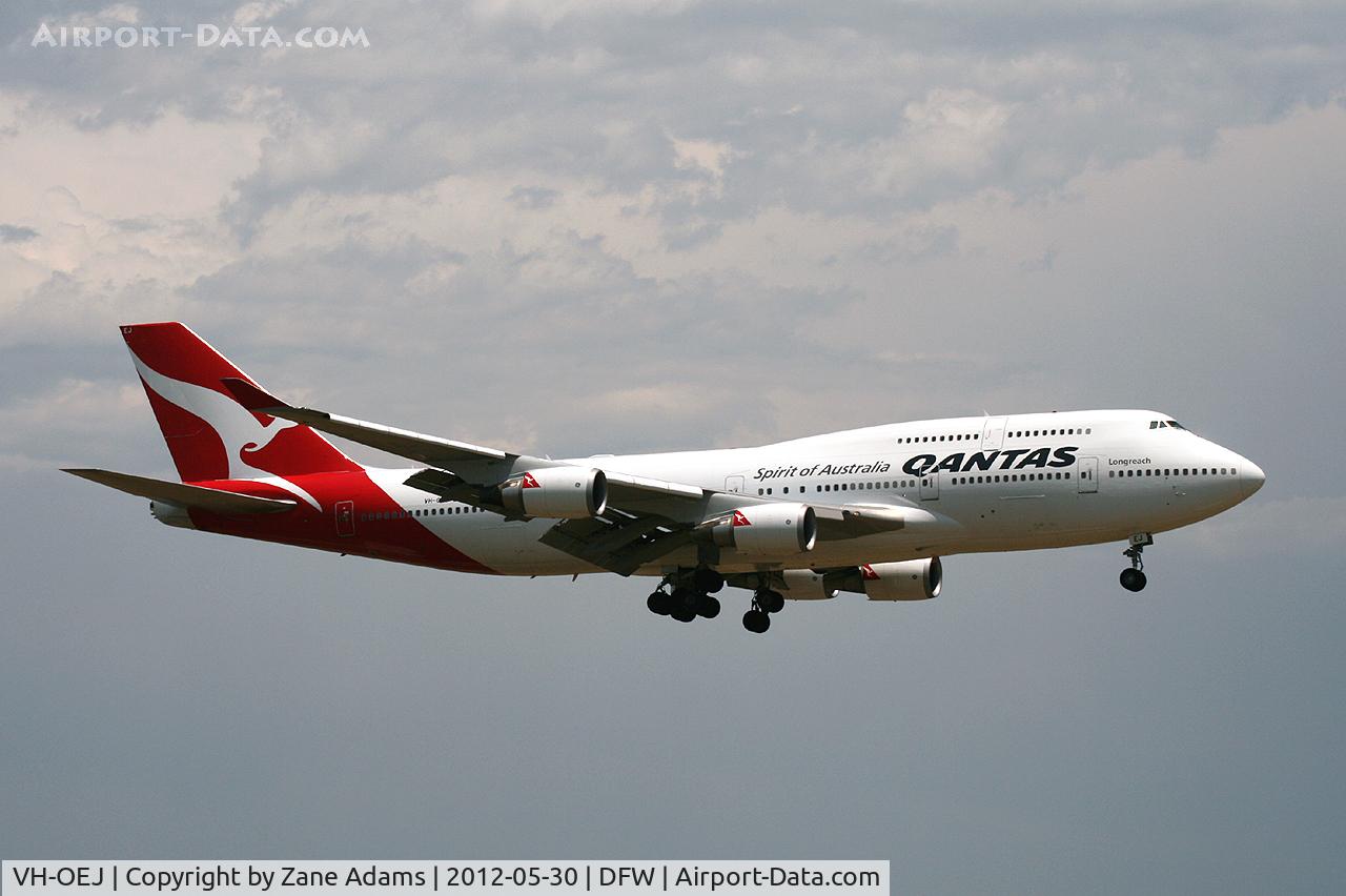 VH-OEJ, 2003 Boeing 747-438/ER C/N 32914, QANTAS landing at DFW Airport - Formerly painted as 