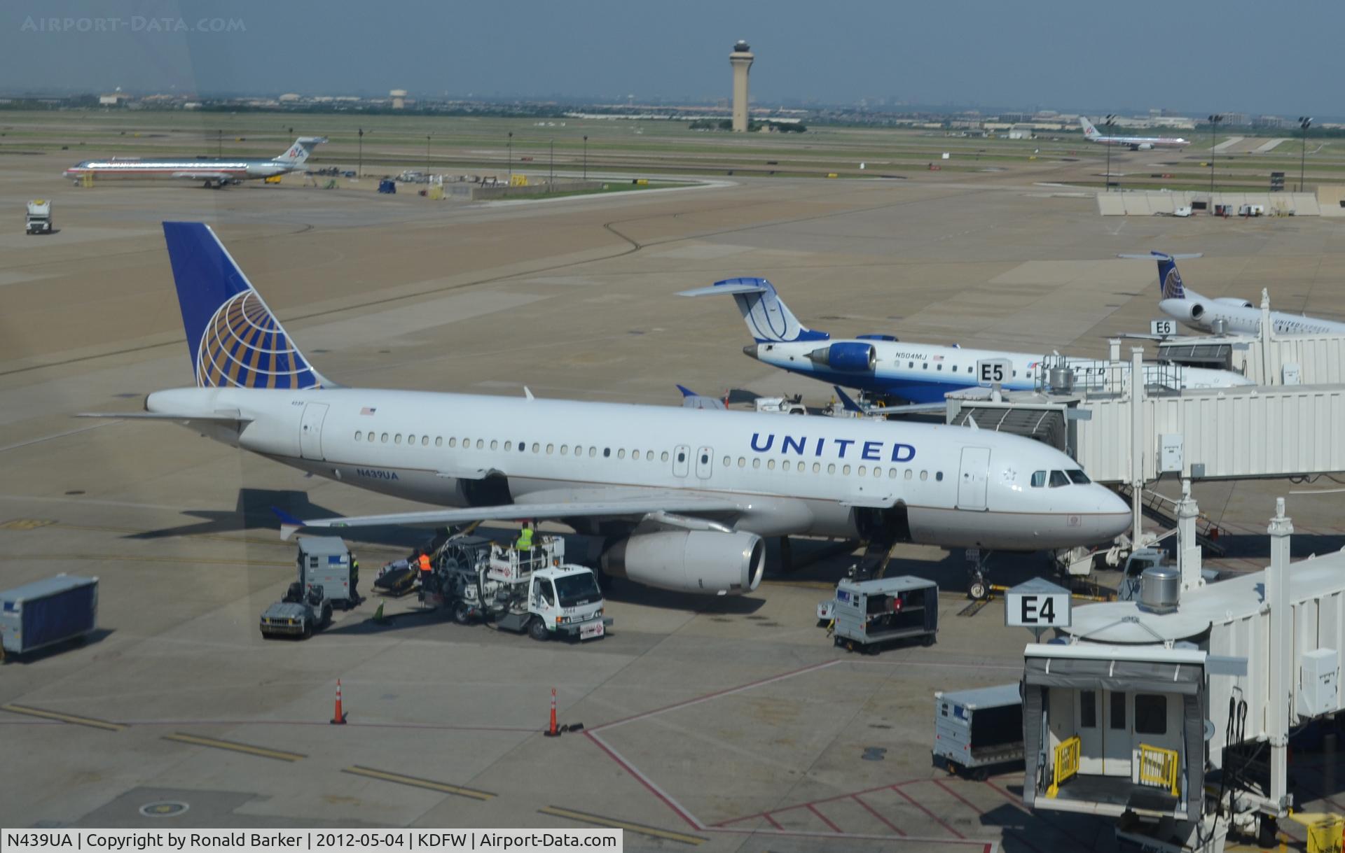 N439UA, 1997 Airbus A320-232 C/N 683, Dallas