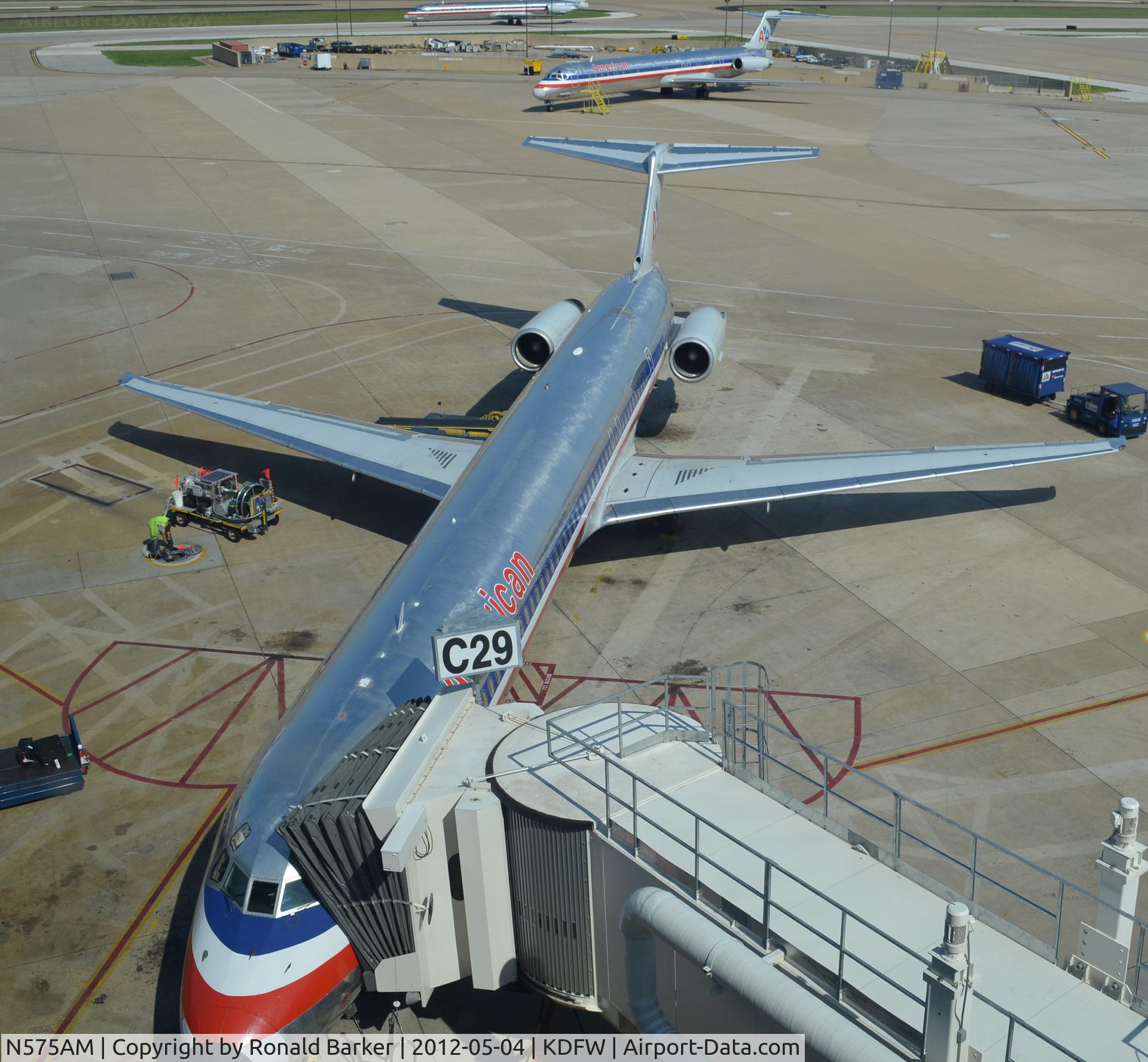 N575AM, 1991 McDonnell Douglas MD-82 (DC-9-82) C/N 53152, Dallas